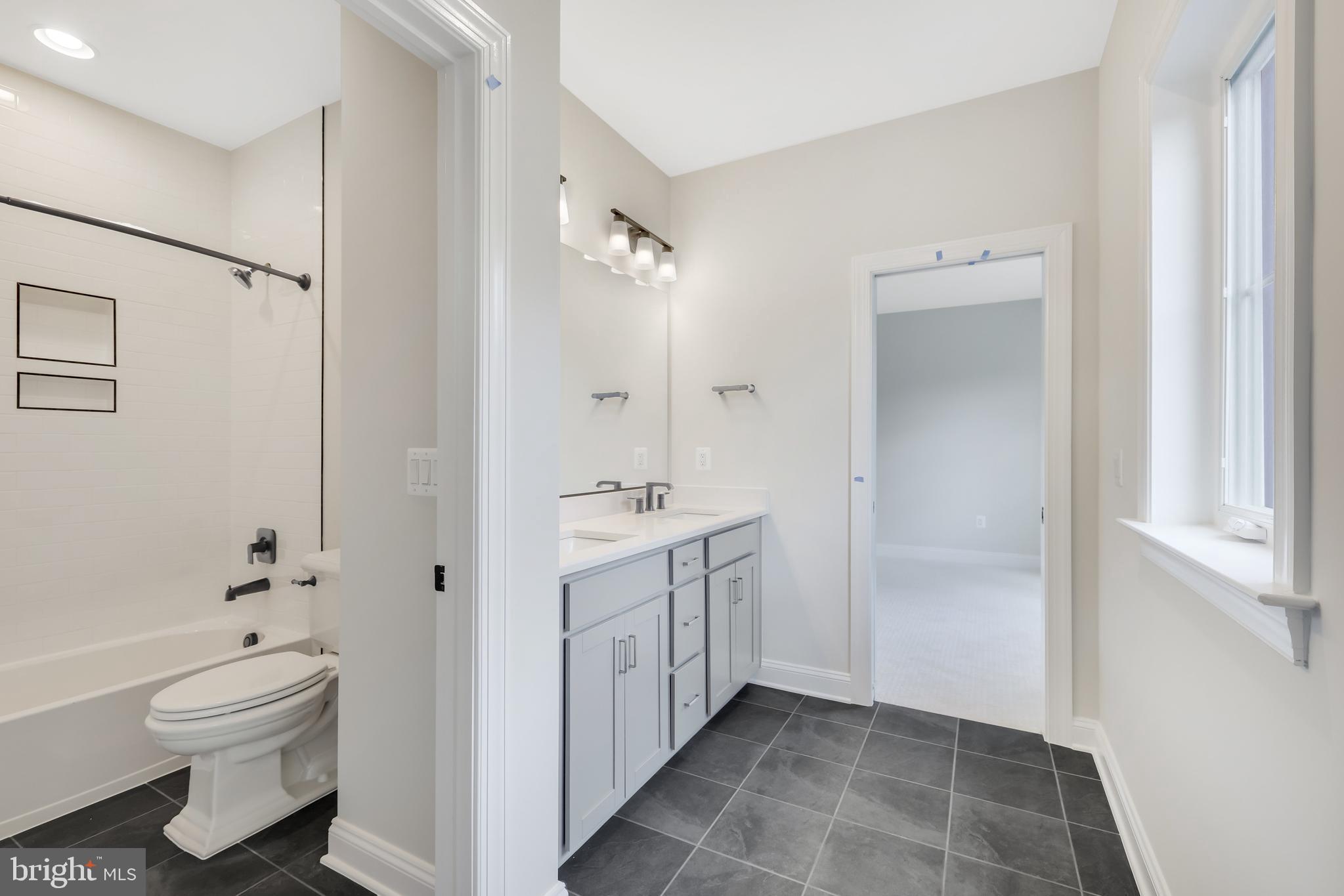 MANTUA - Residential