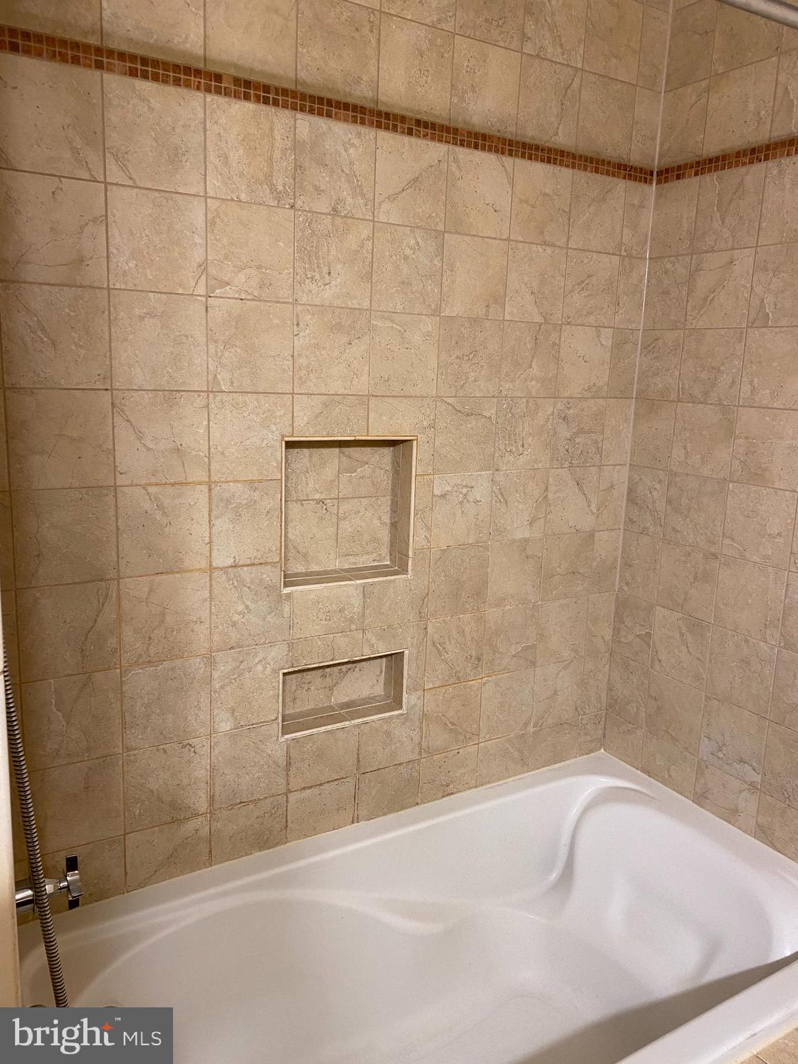 PARK OVERLOOK - Residential Lease