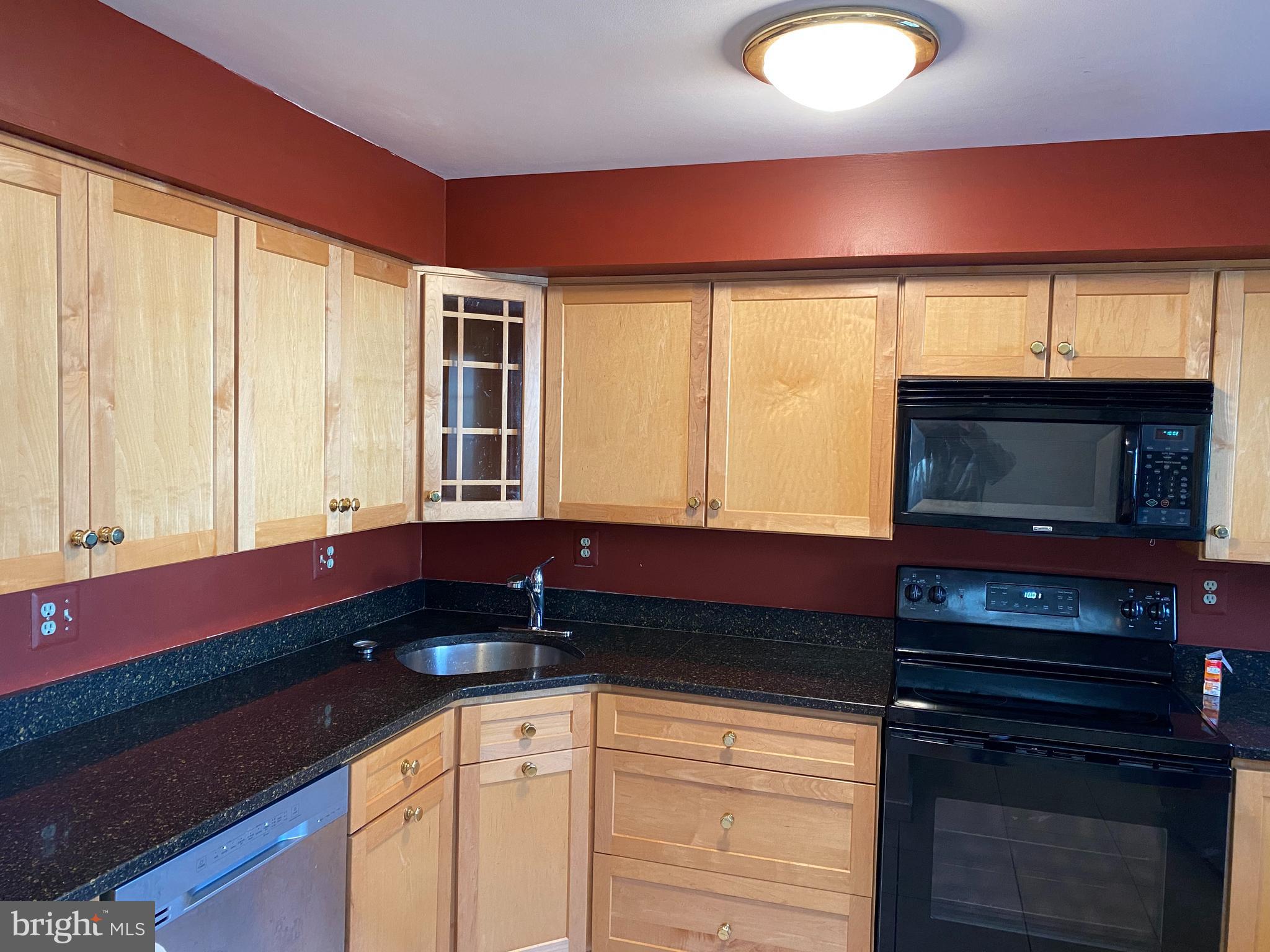 PARK OVERLOOK - Residential Lease