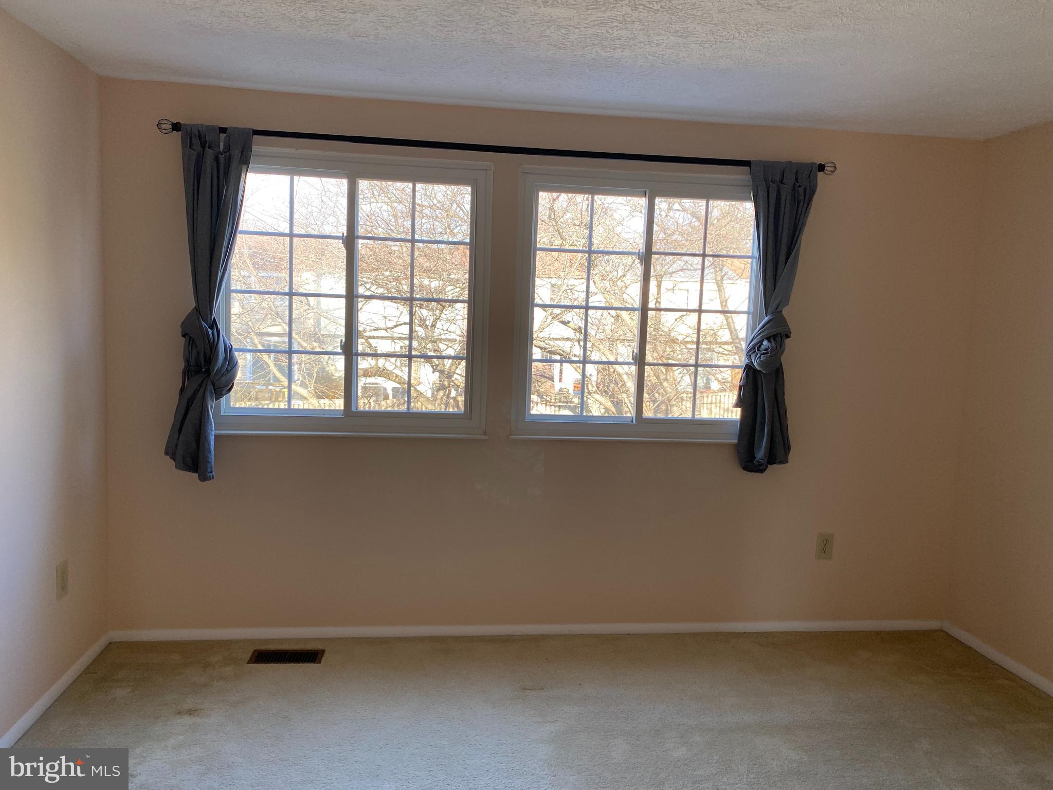 PARK OVERLOOK - Residential Lease