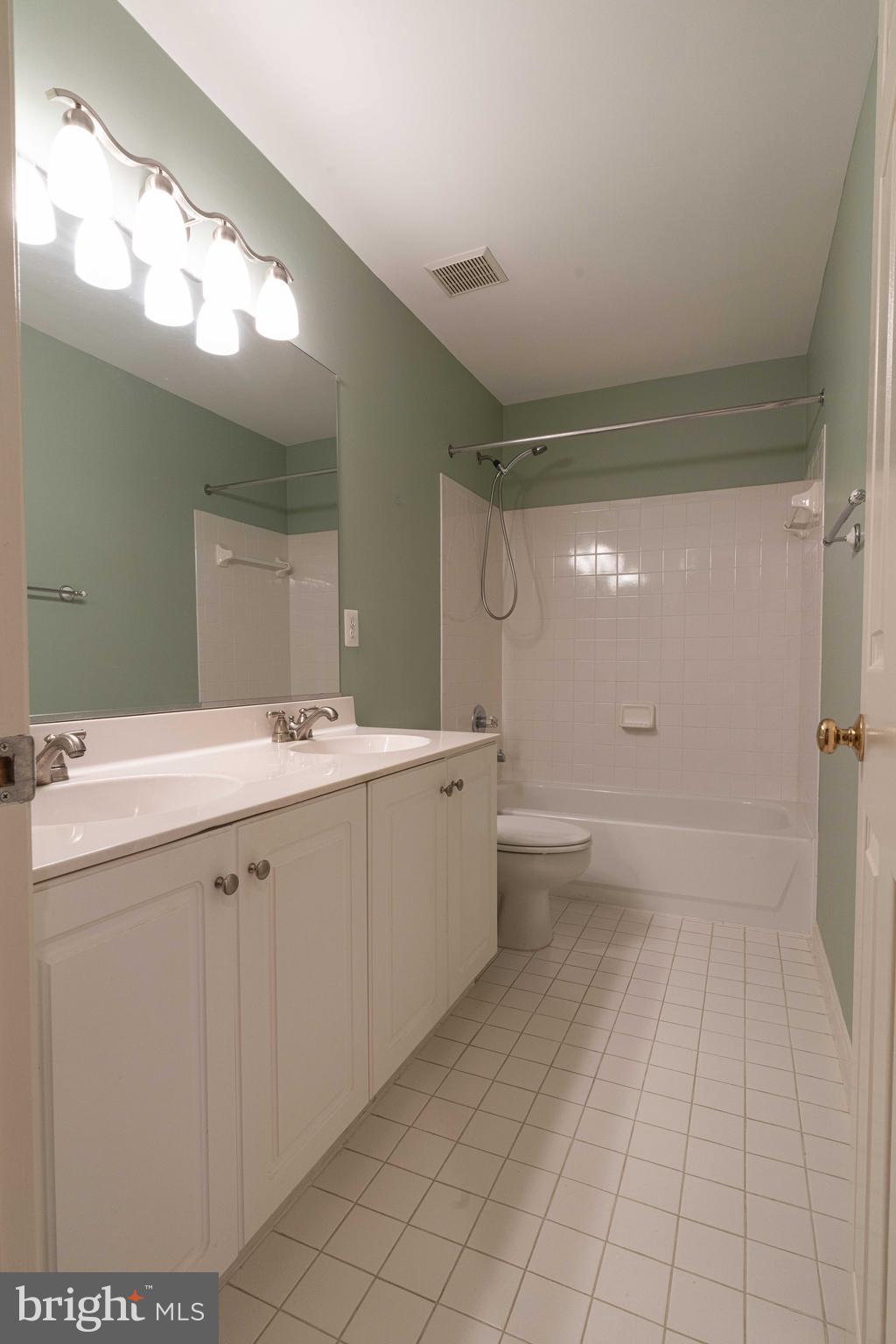 CHANCERY SQUARE - Residential Lease