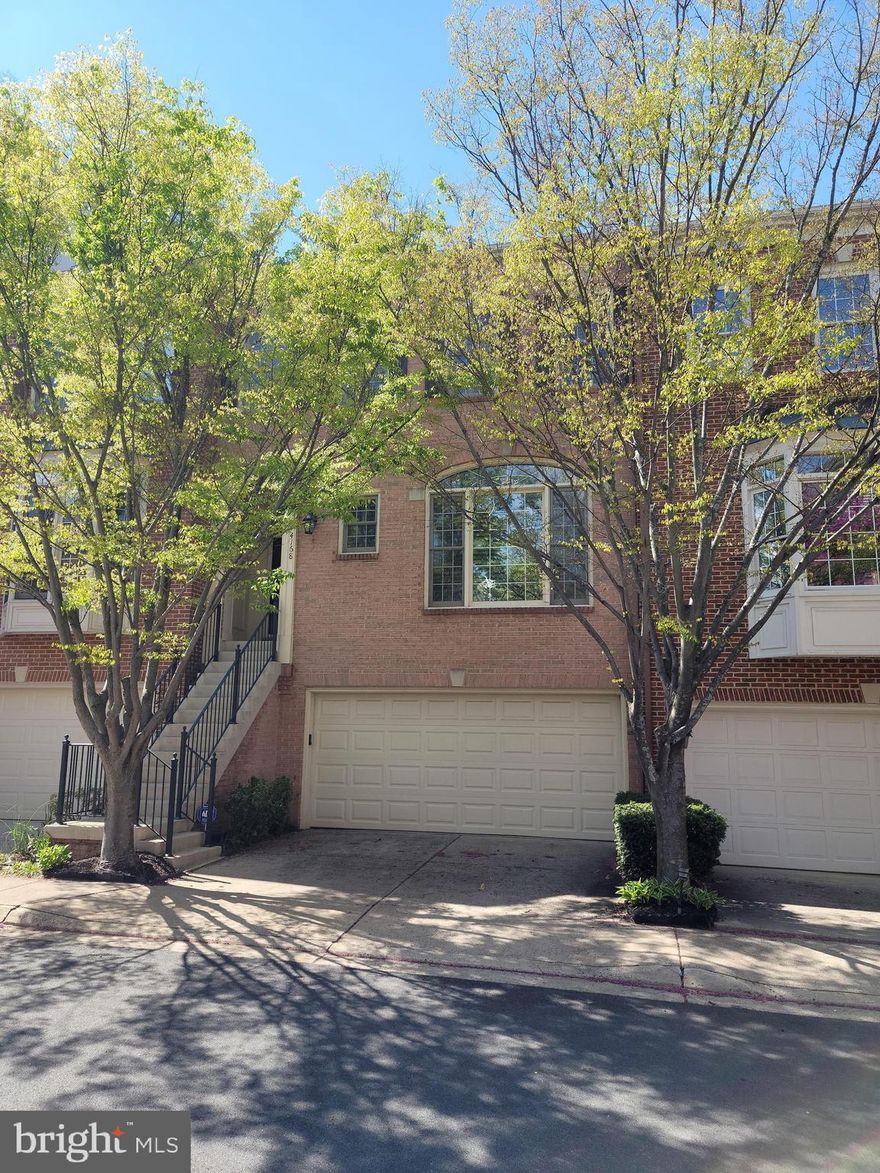 2 Year Lease Preferred. Beautiful 3 Lever Townhouse & Community in the heart of Fairfax City. Enjoy the Fairfax City Events. VERY WELL MAINTAINED. Convenient location to all major roads. Walking distance to Court, City Hall, and George Mason University. Please remove your shoes. IF YOU HAVE ANY QUESTIONS, PLEASE EMAIL OR TEXT FOR A FASTER REPLY.