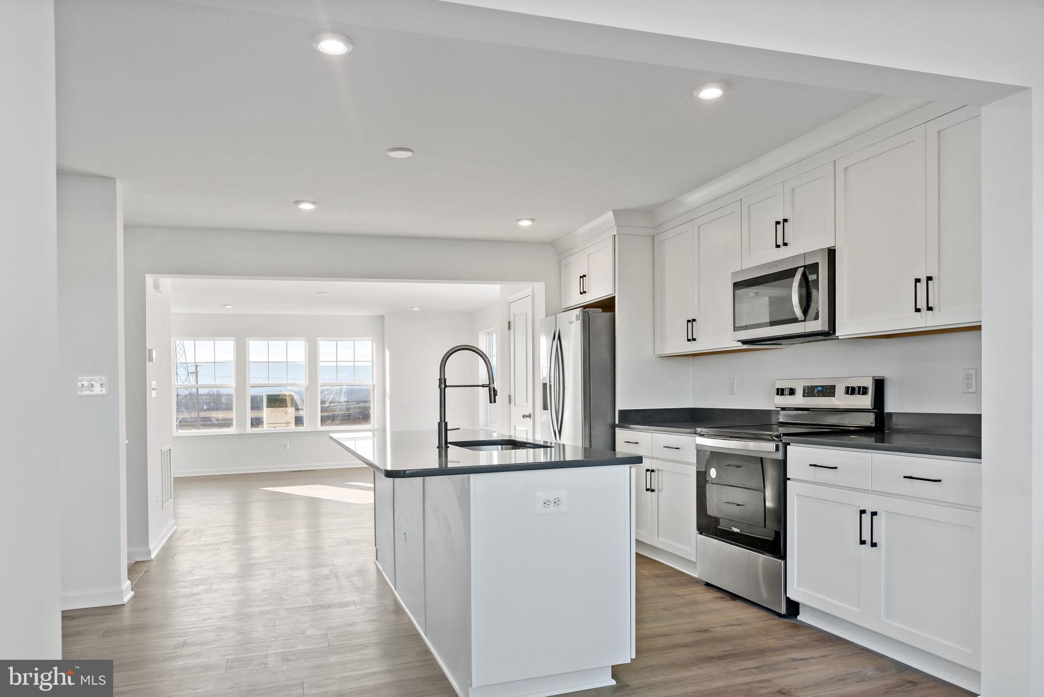 KING'S CROSSING - Residential