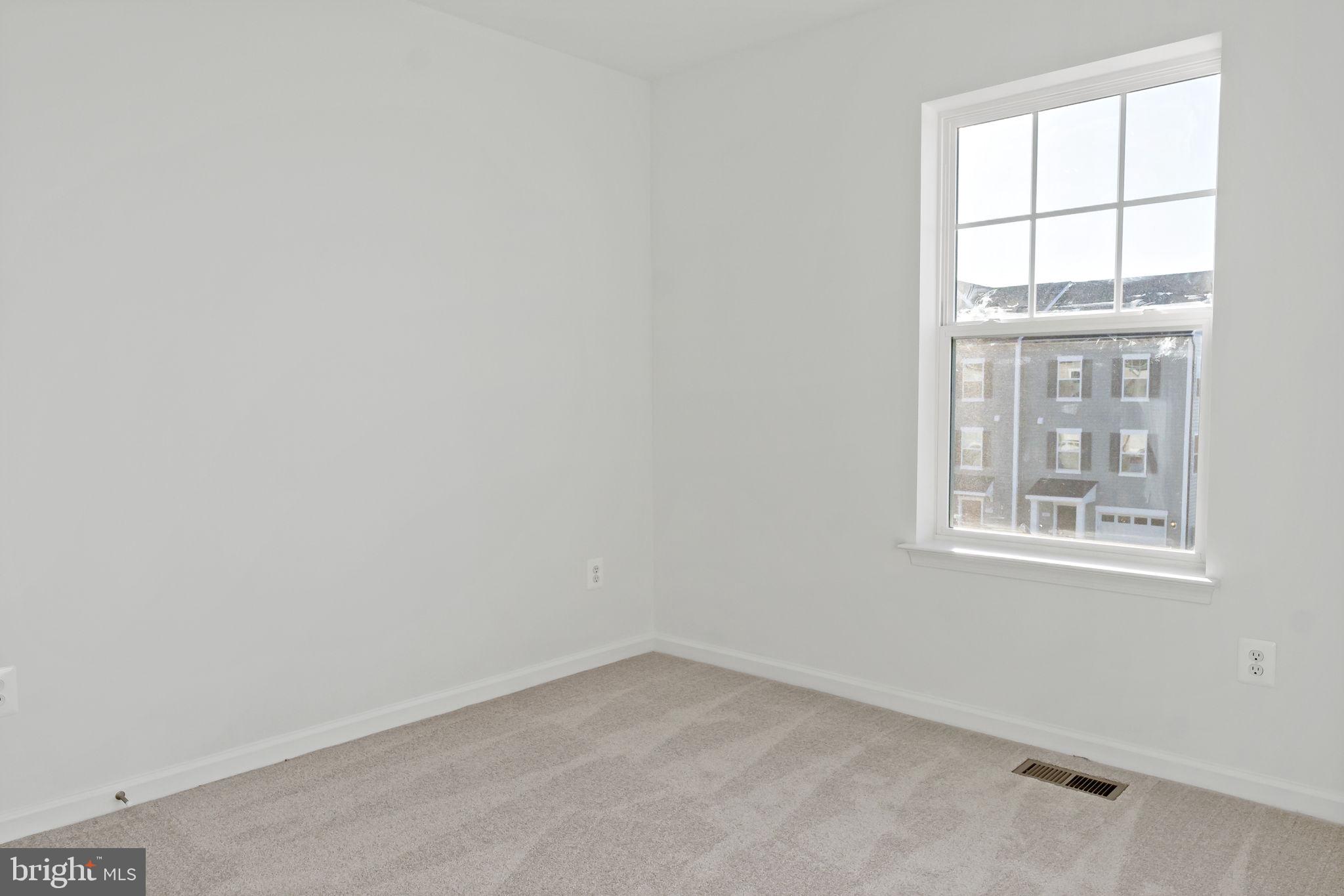 KING'S CROSSING - Residential