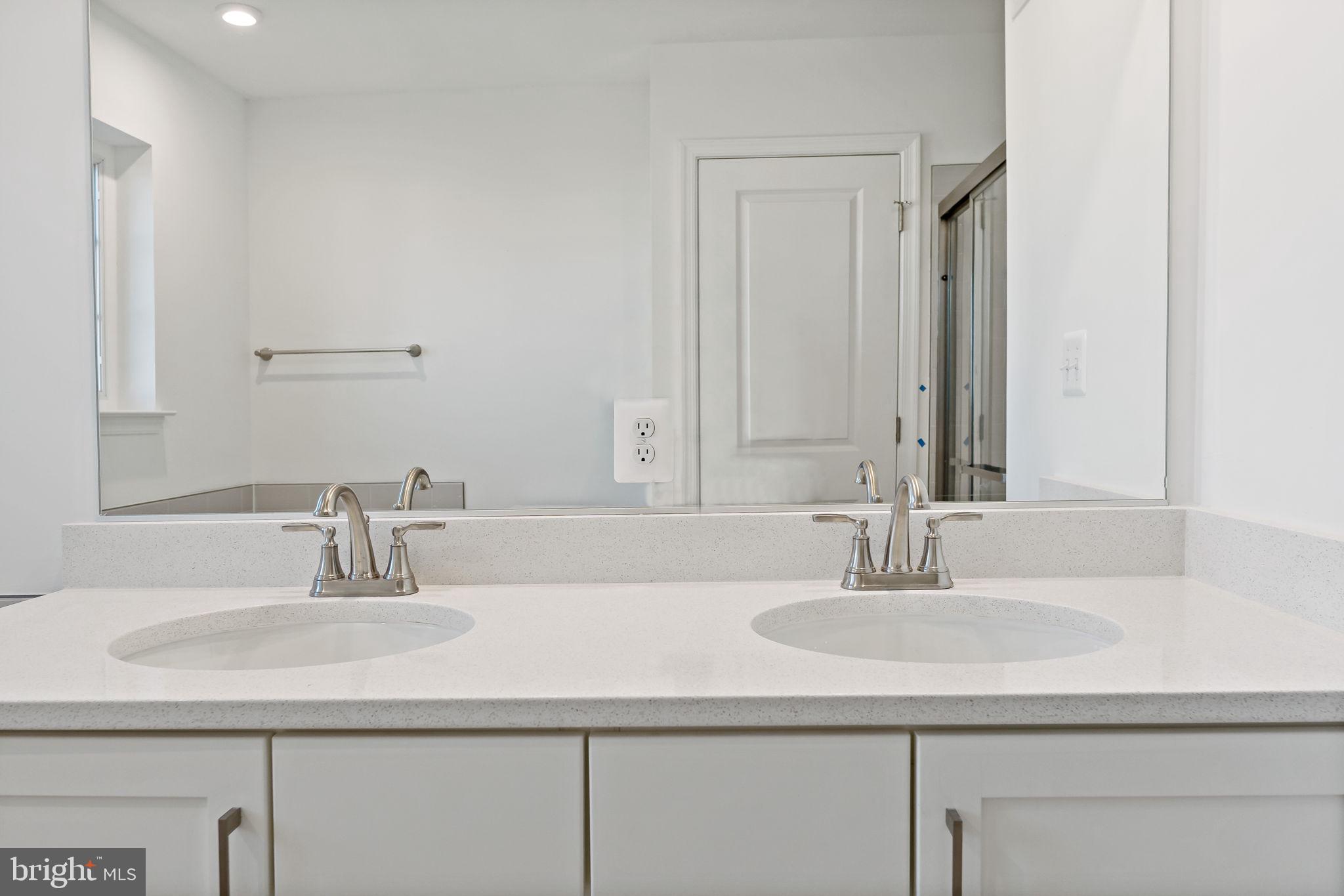 KING'S CROSSING - Residential