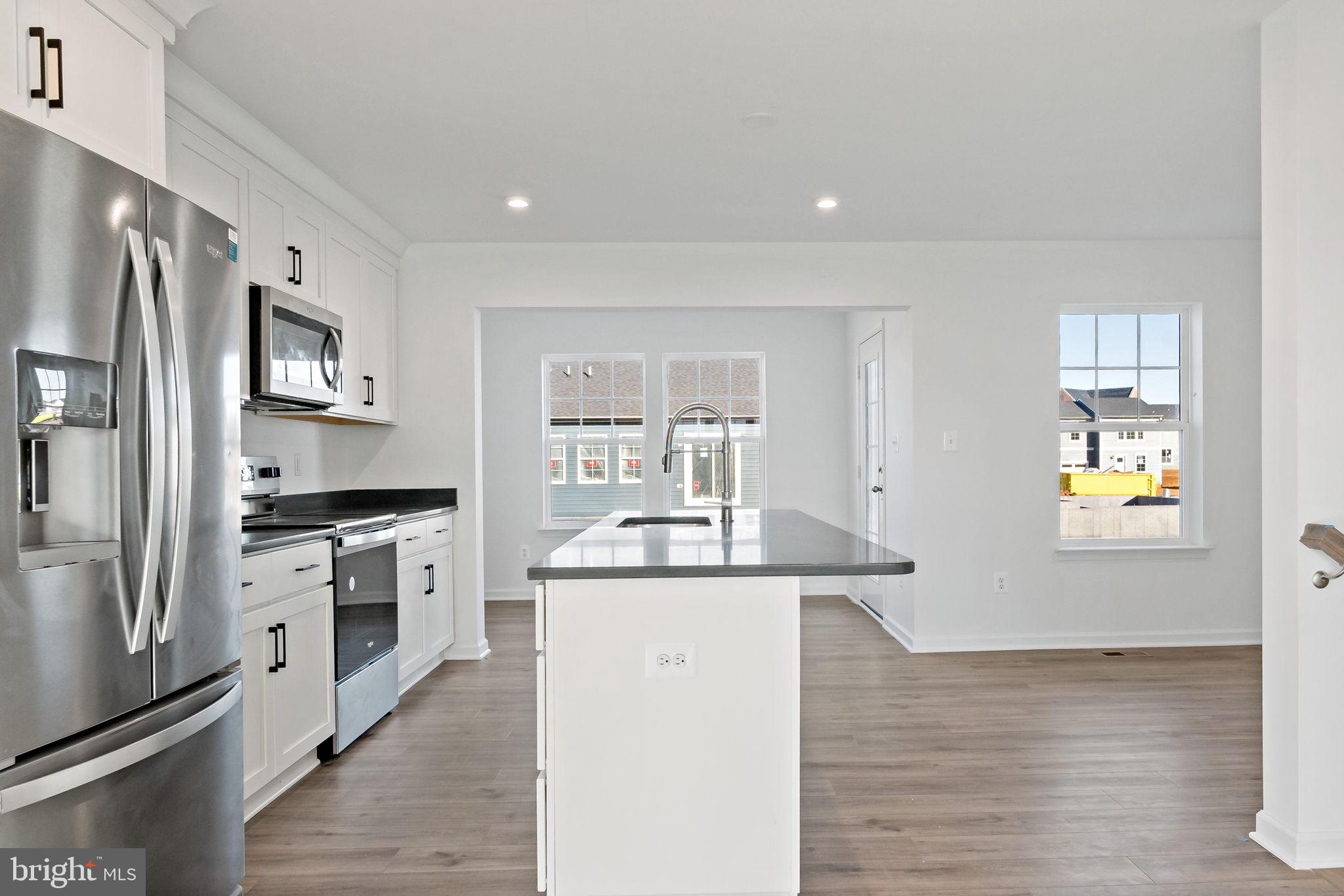 KING'S CROSSING - Residential