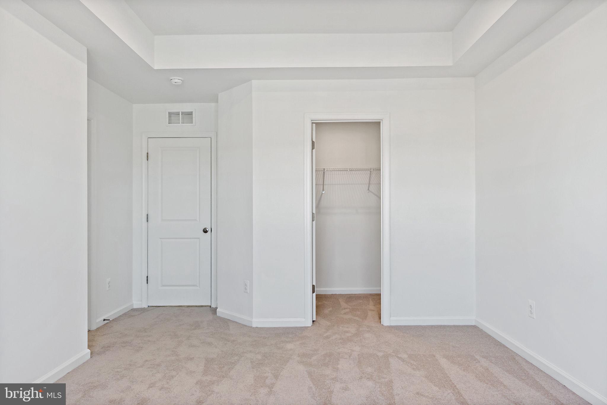 KING'S CROSSING - Residential