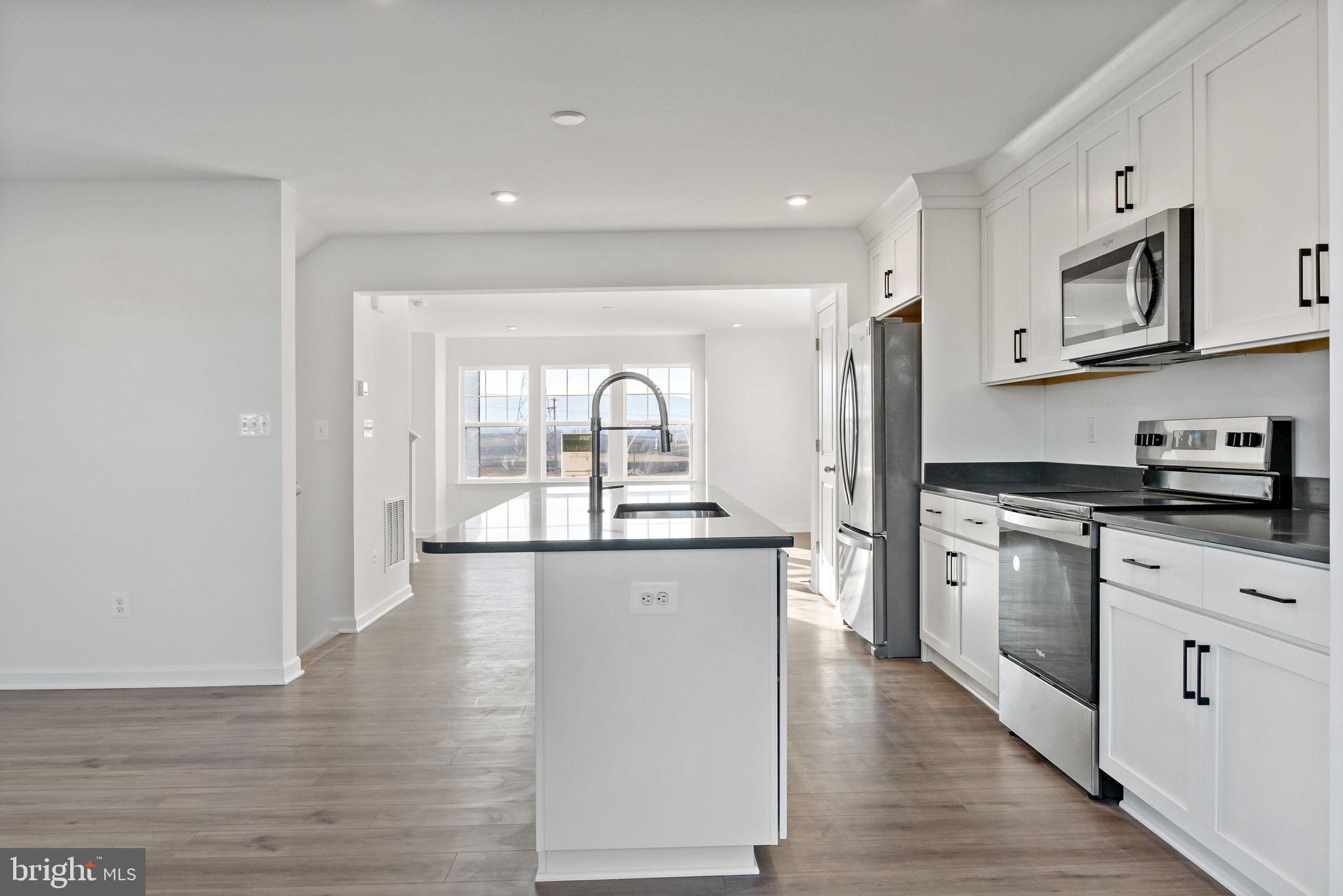 KING'S CROSSING - Residential