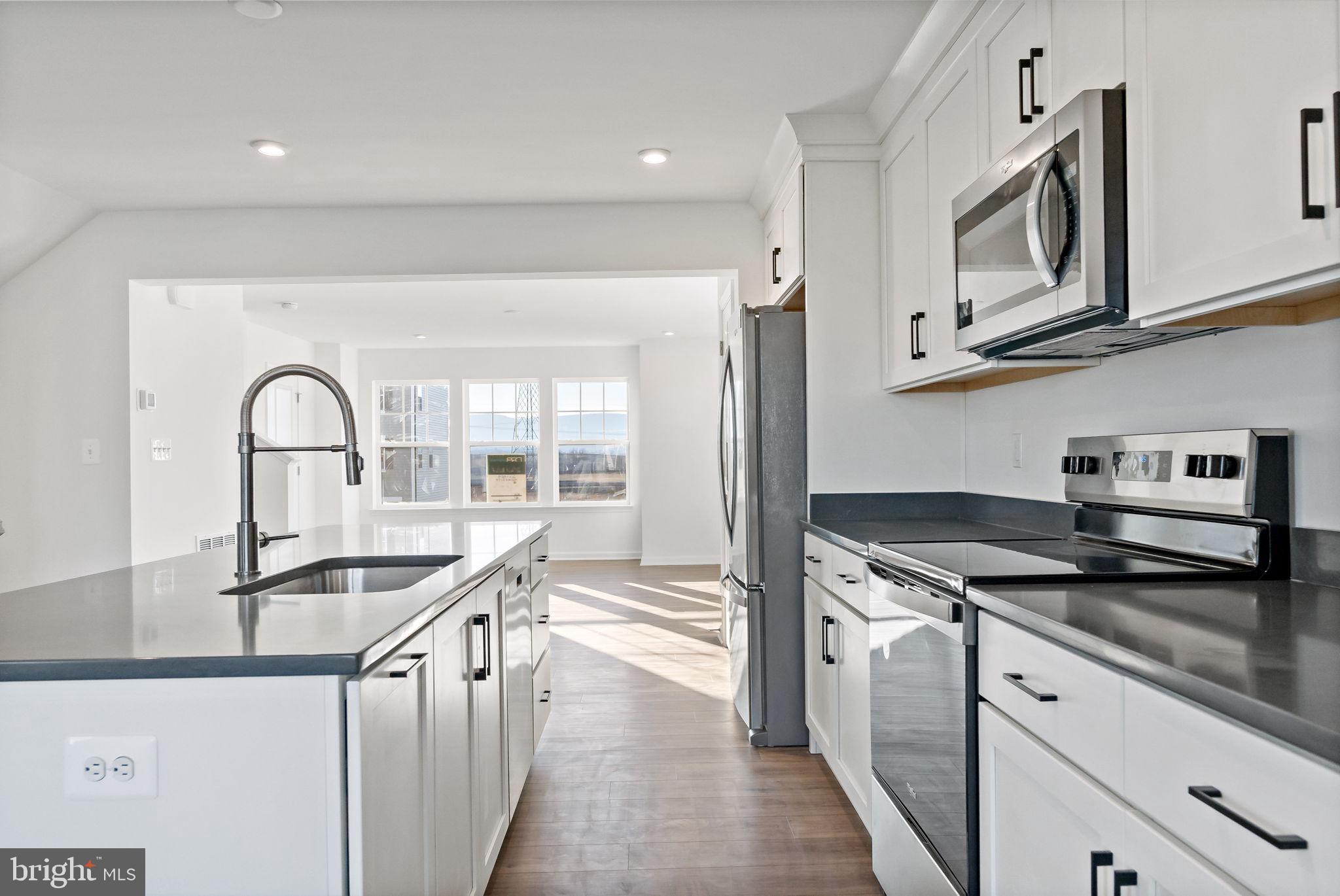 KING'S CROSSING - Residential