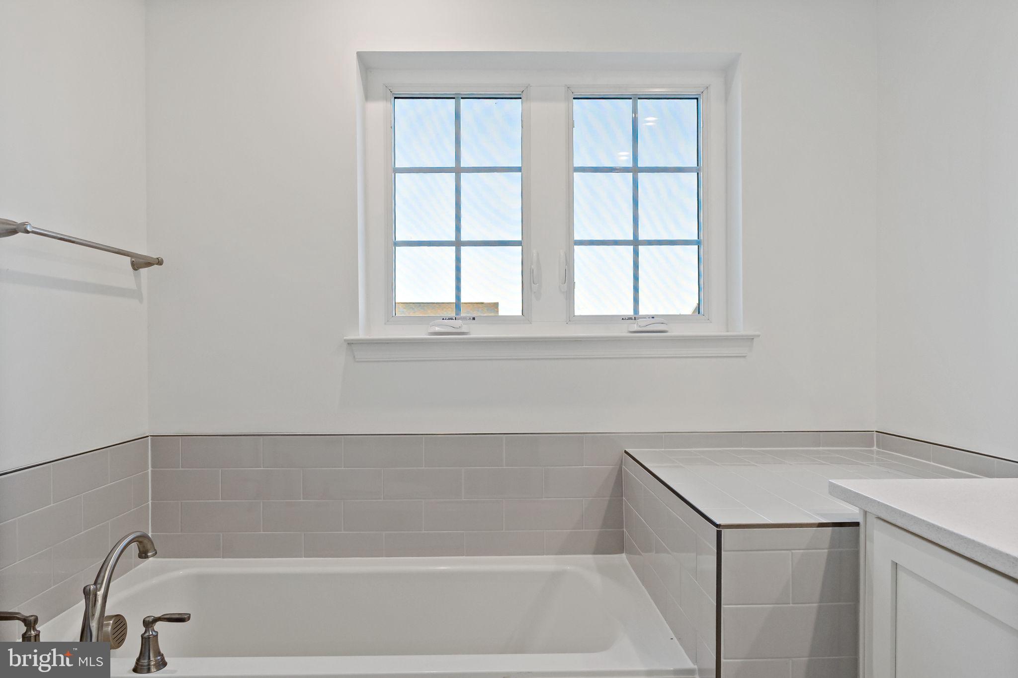 KING'S CROSSING - Residential