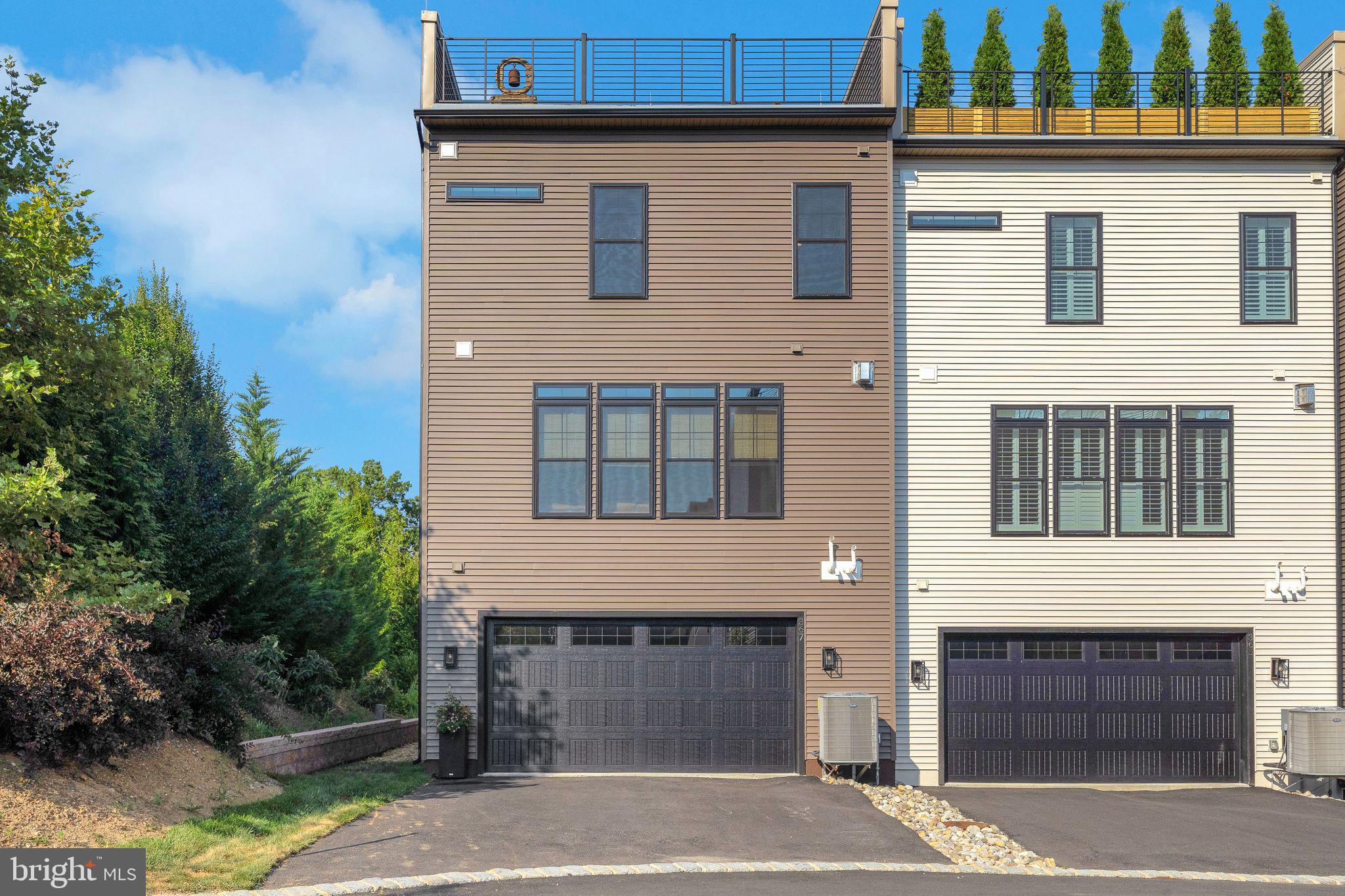 NEWTOWN WALK AT ELLIS PRESERVE - Residential