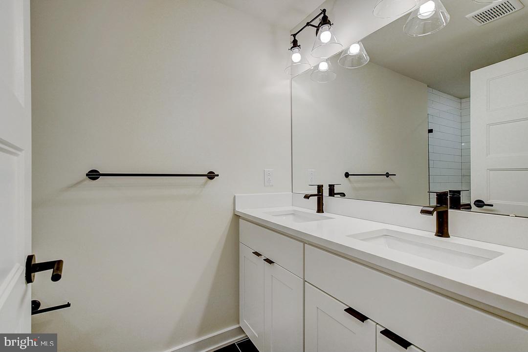 BELLA VISTA - Residential