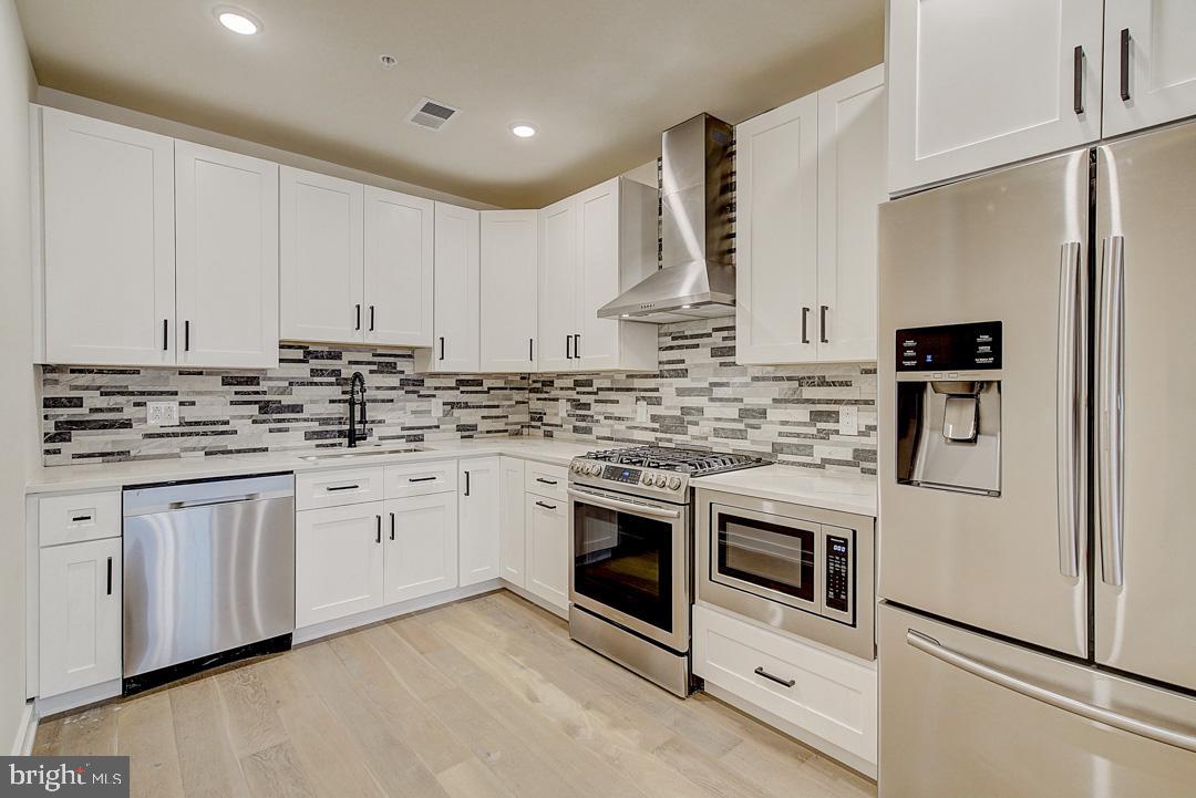 BELLA VISTA - Residential