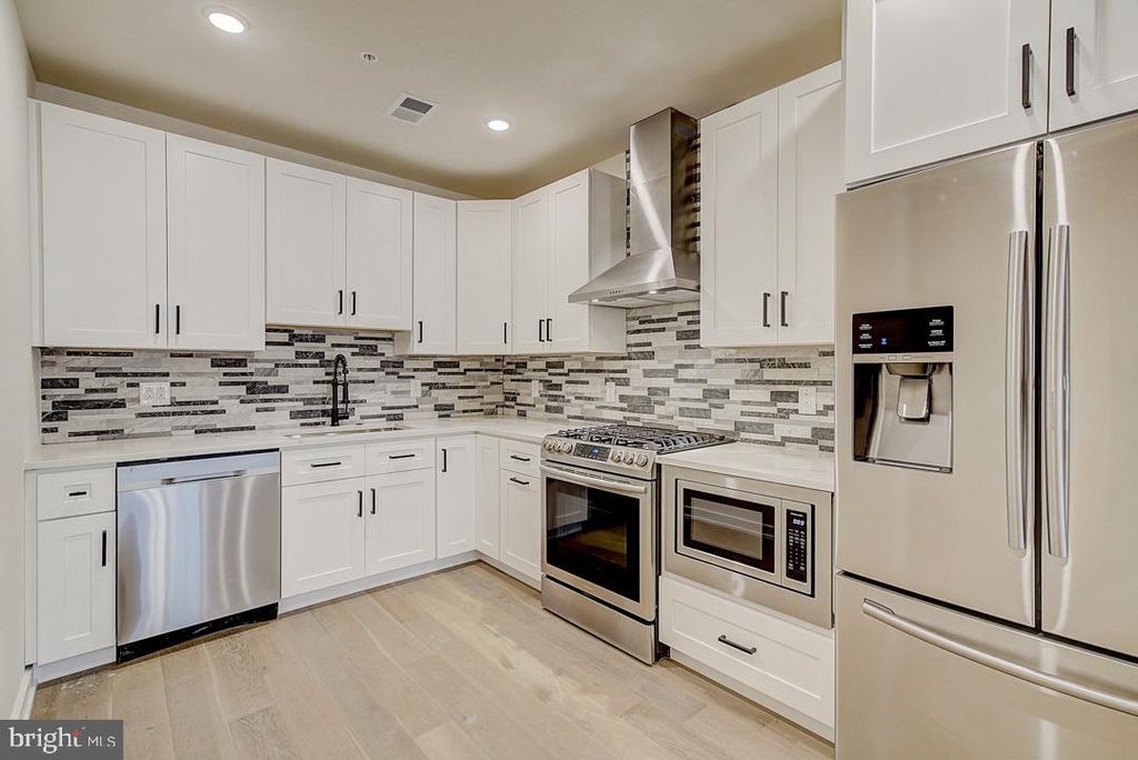 Photo of 728 S 10th Street #2, PHILADELPHIA, PA 19147 (MLS # PAPH2547454)