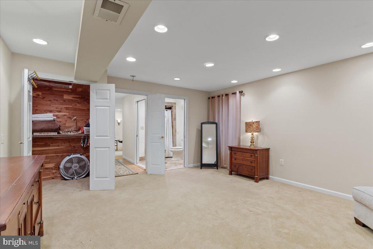 SALEM FARMS - Residential