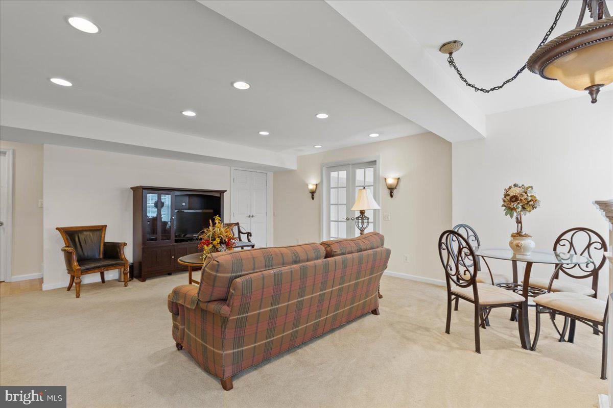 SALEM FARMS - Residential