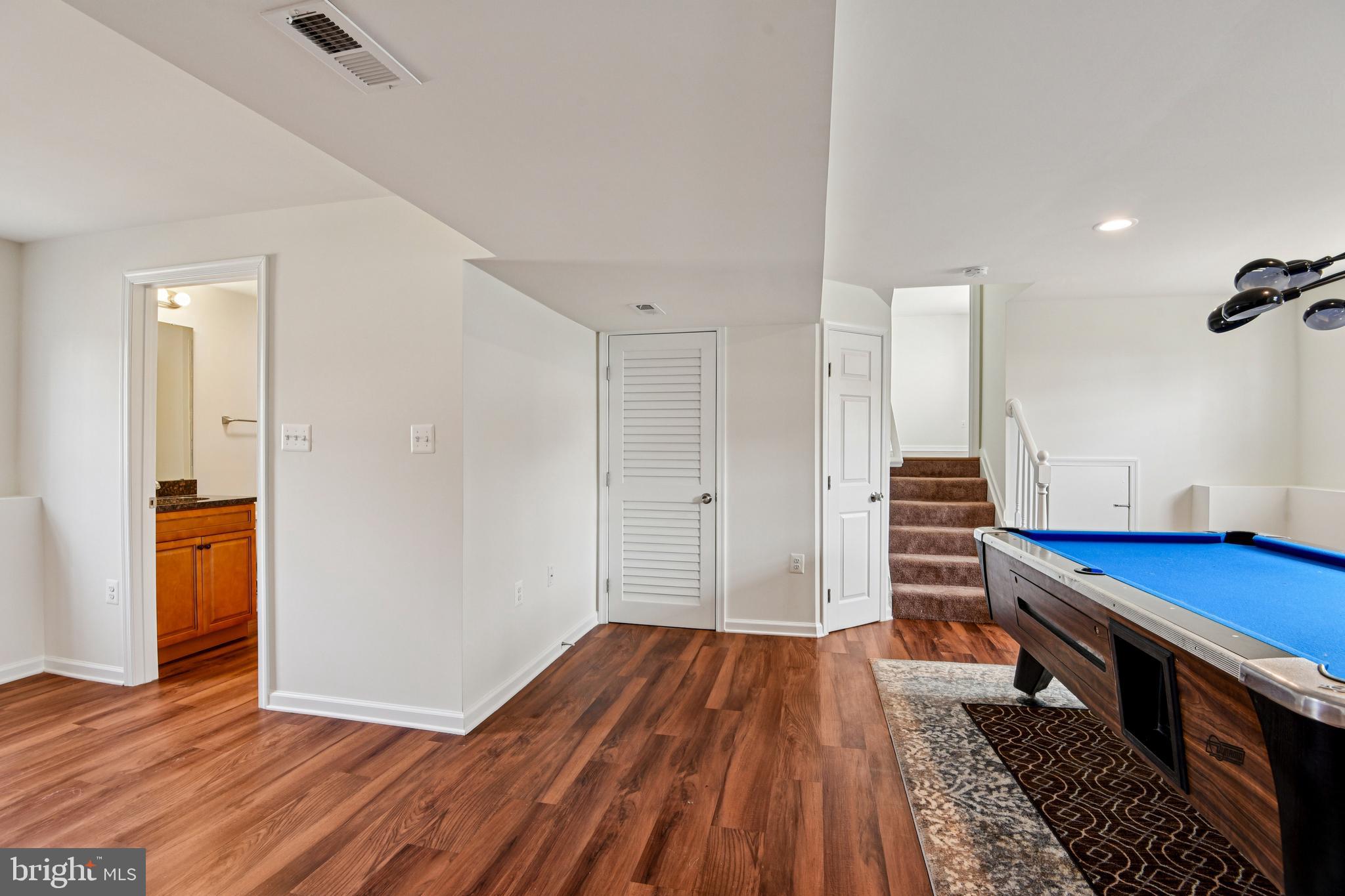 THE PROVINCES - Residential