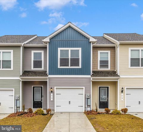 Townhouse For Sale - 45 Bloomsbury Street<br/> Berkeley County, FALLING WATERS, WV 25419