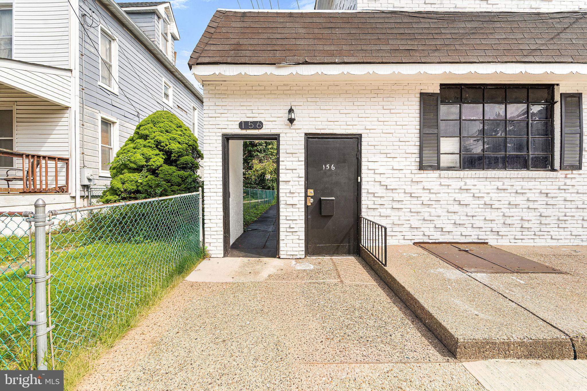 156 CHESTNUT AVENUE
