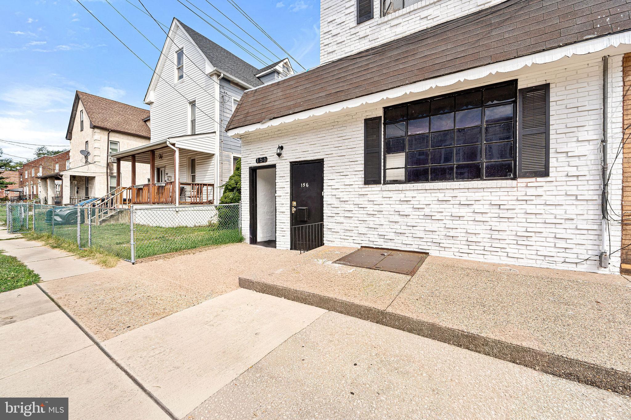 156 CHESTNUT AVENUE