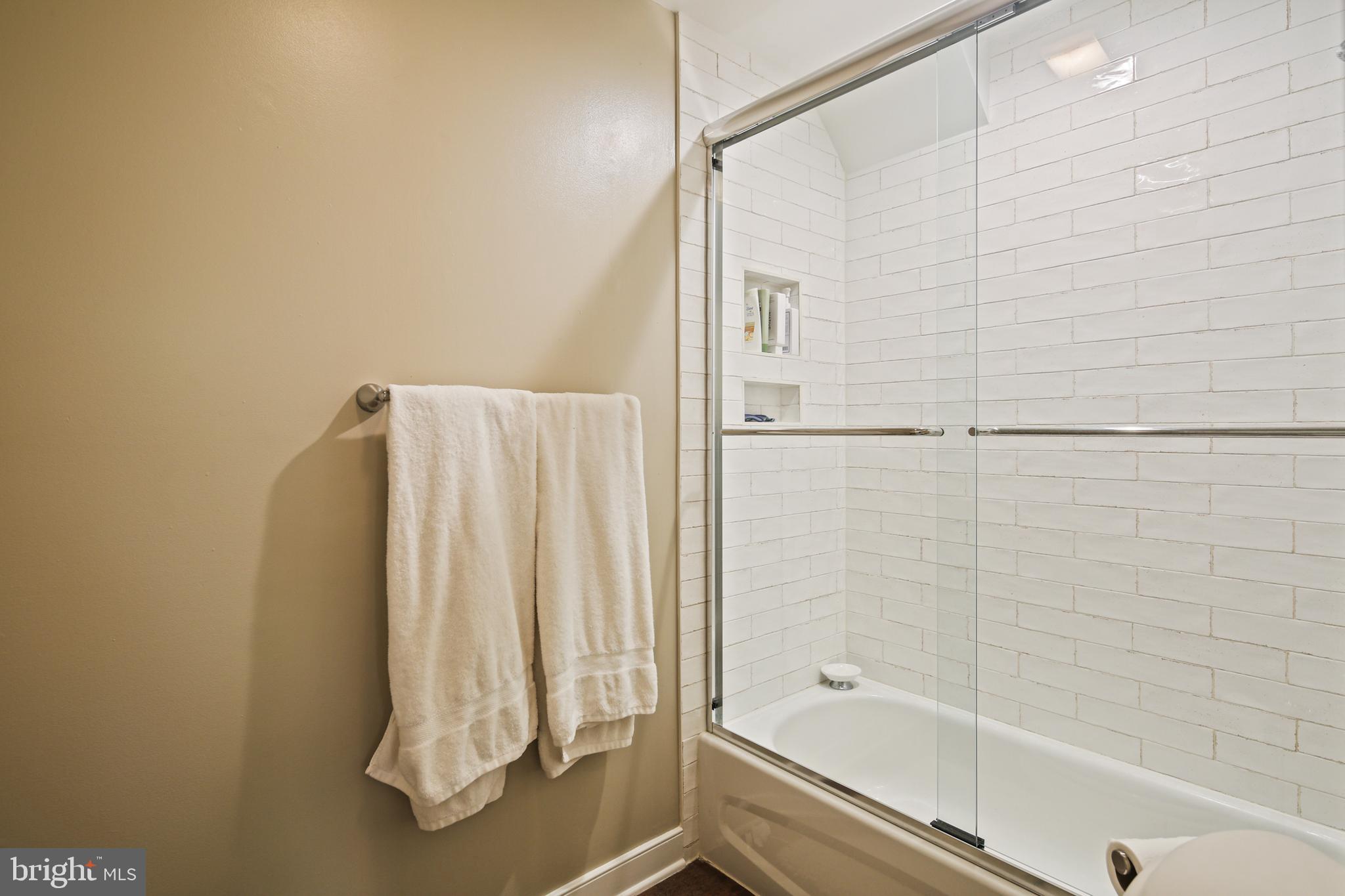 CHAPEL WOODS - Residential