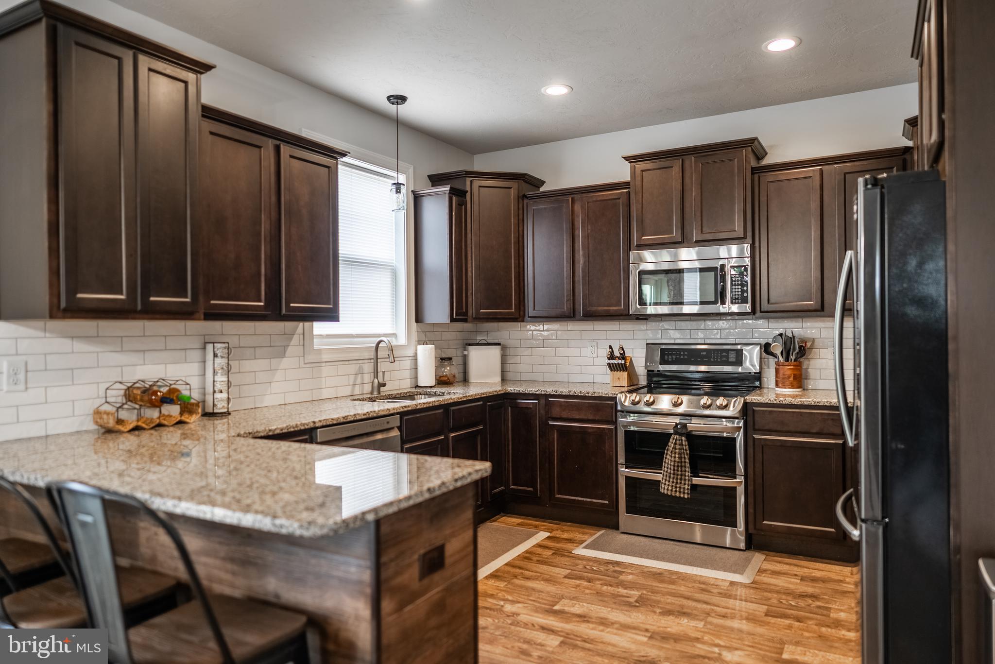 HIGH POINTE - Residential