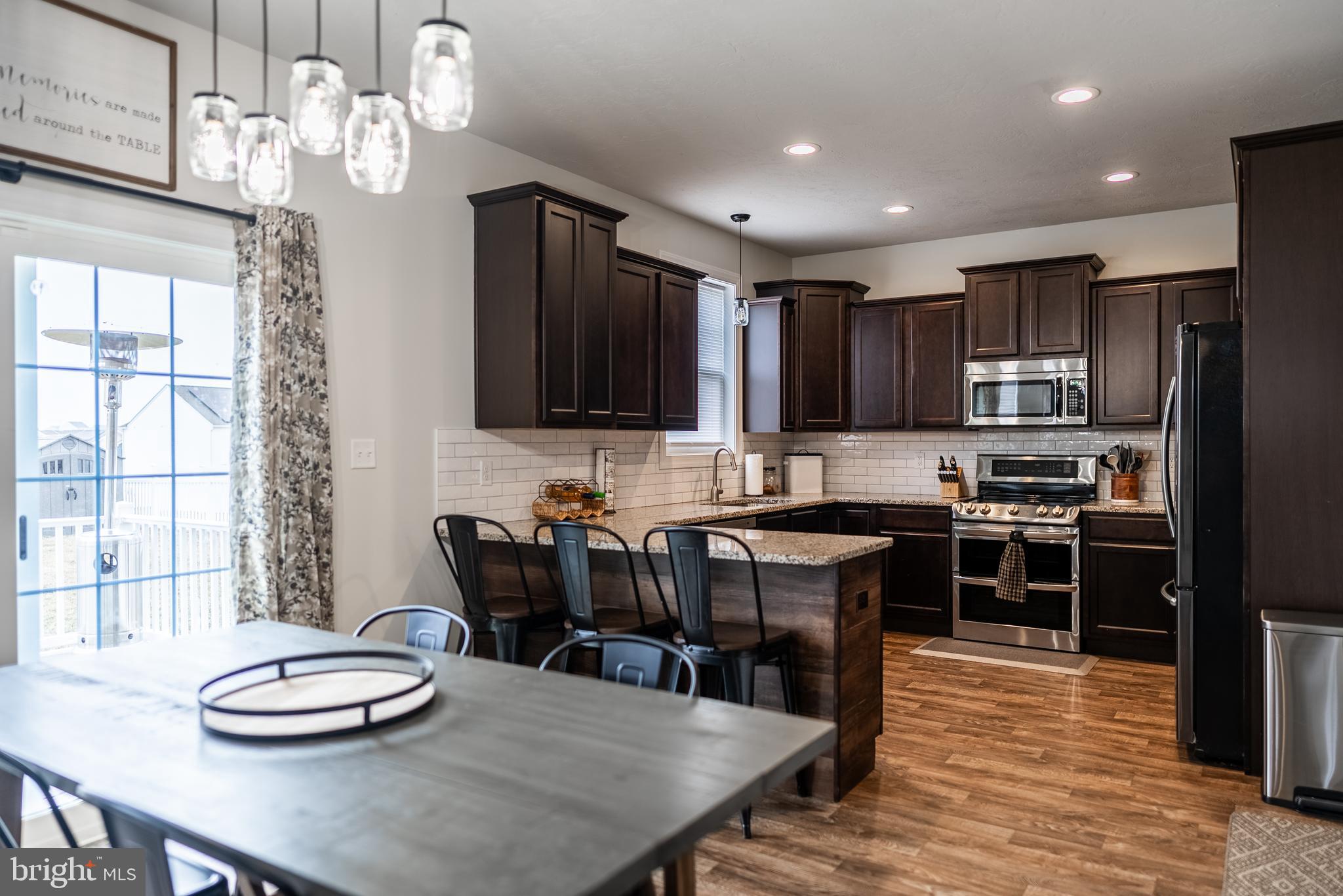 HIGH POINTE - Residential