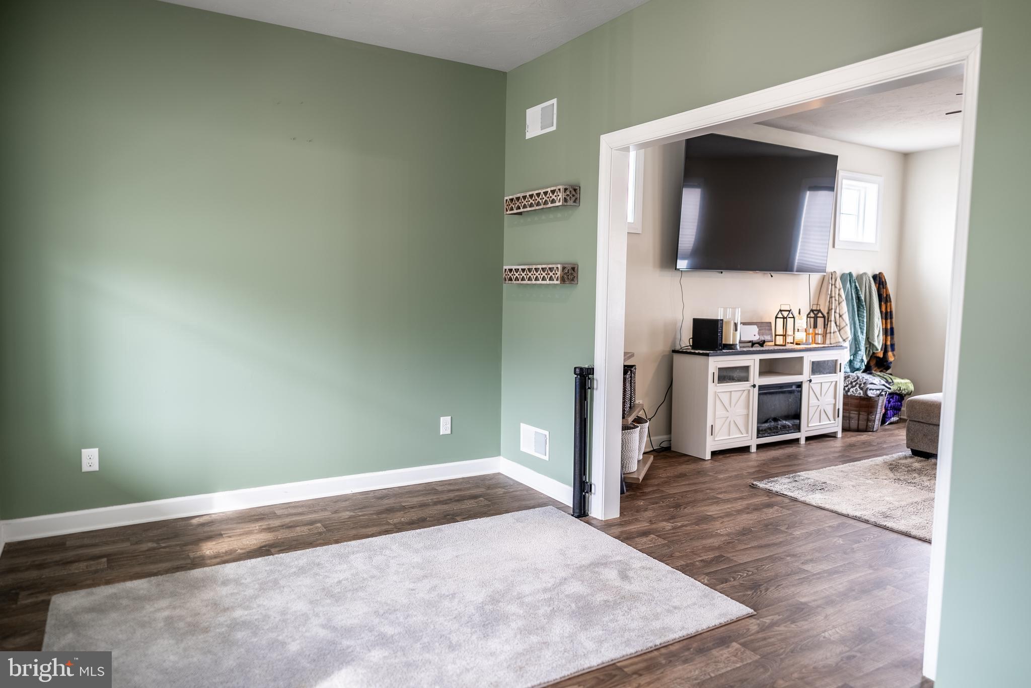 HIGH POINTE - Residential