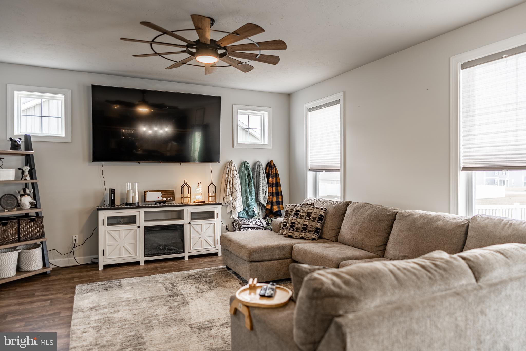 HIGH POINTE - Residential