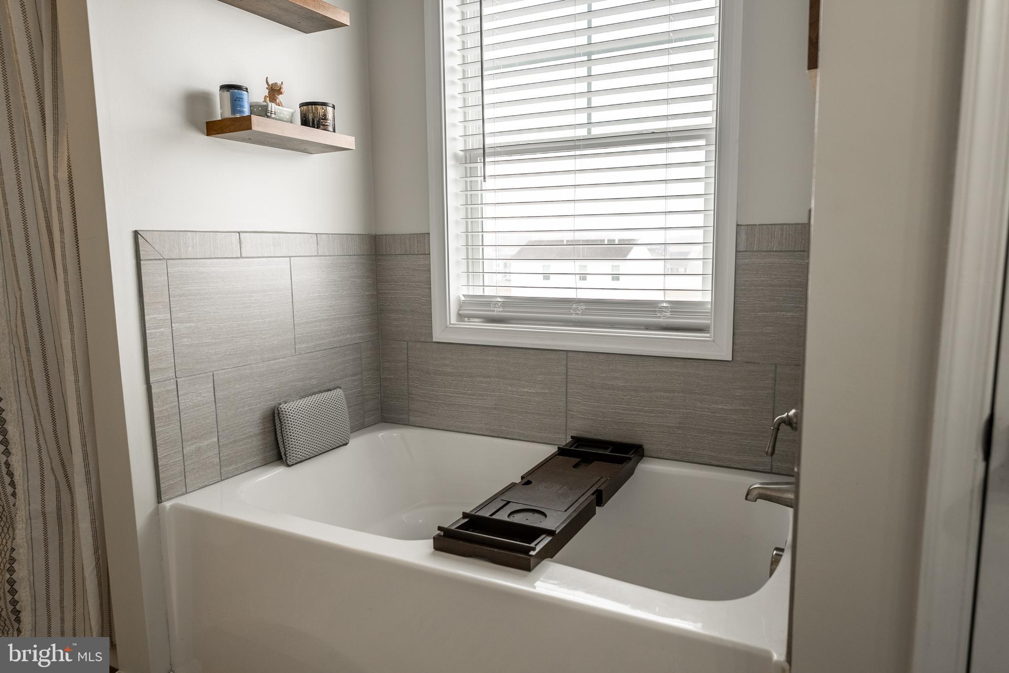 HIGH POINTE - Residential