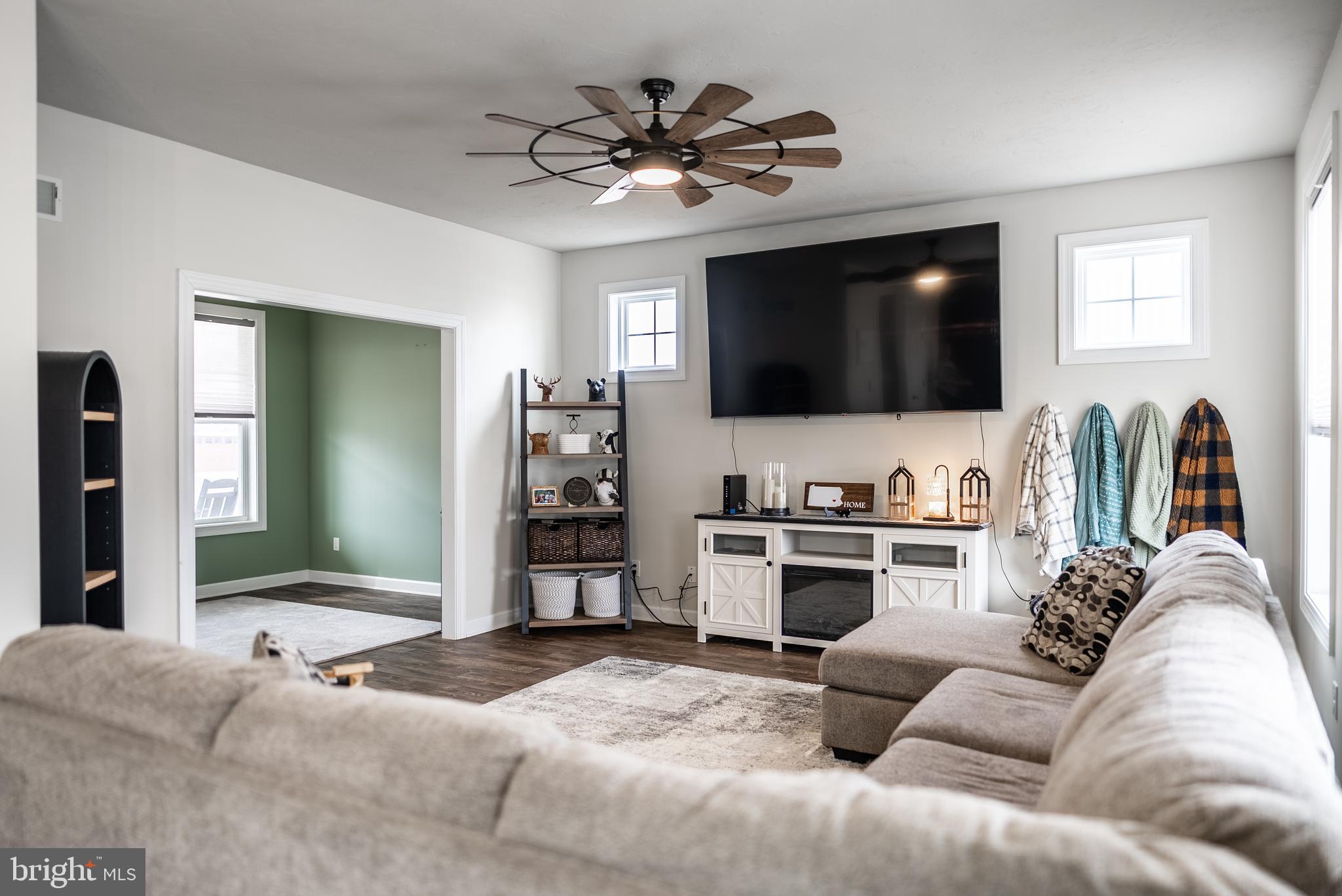 HIGH POINTE - Residential