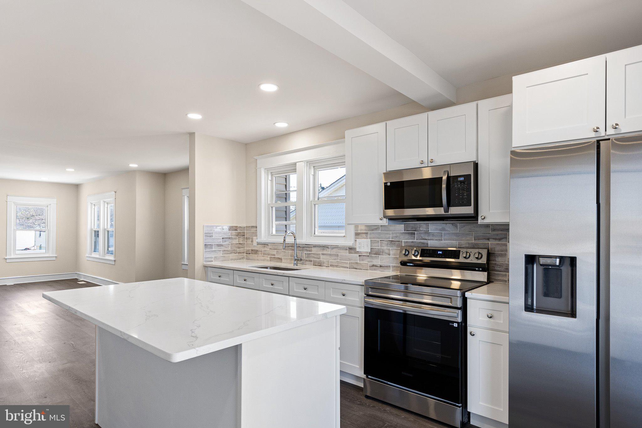 3417 ROSELAWN AVENUE