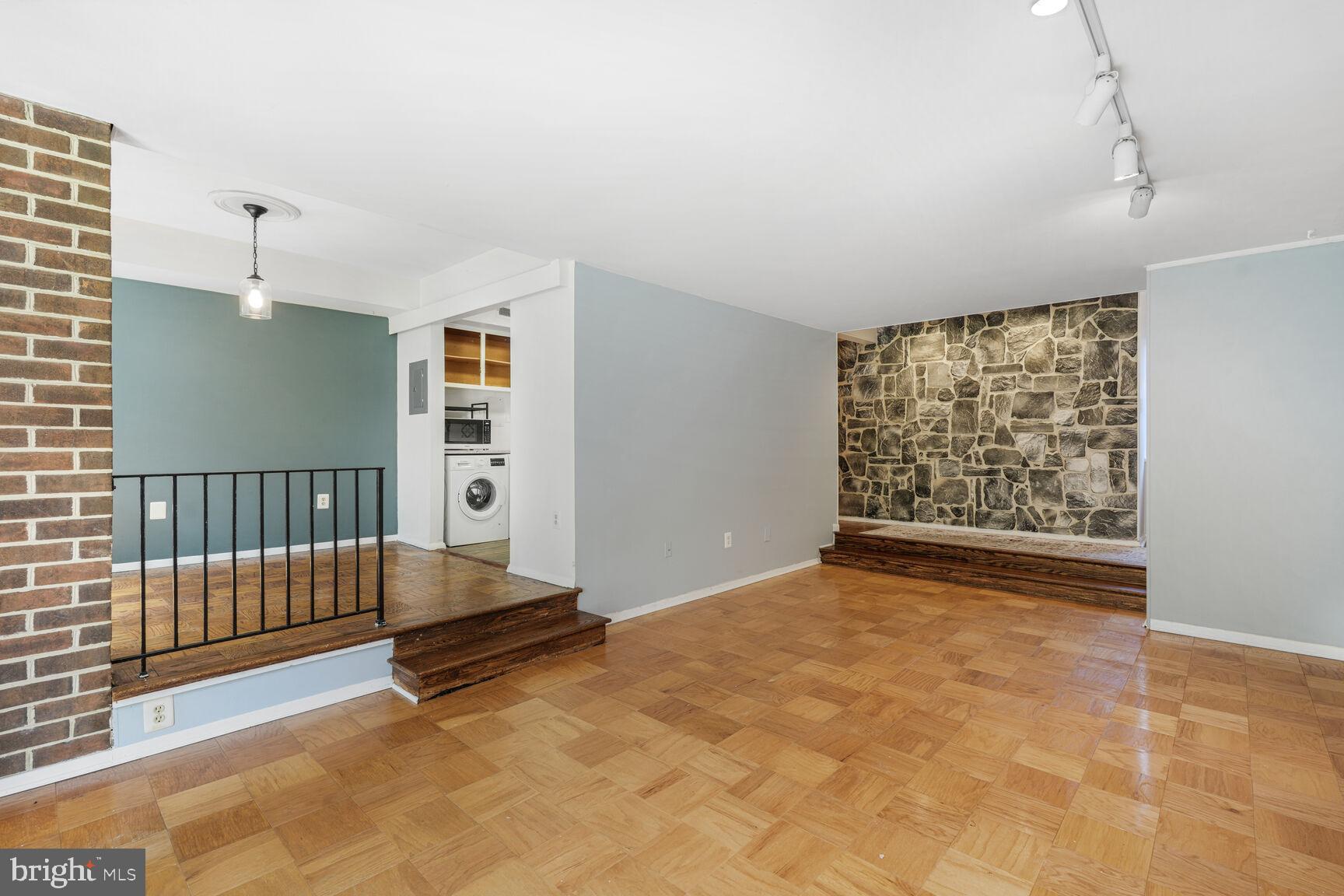 2112 BONNYWOOD LANE 2-102