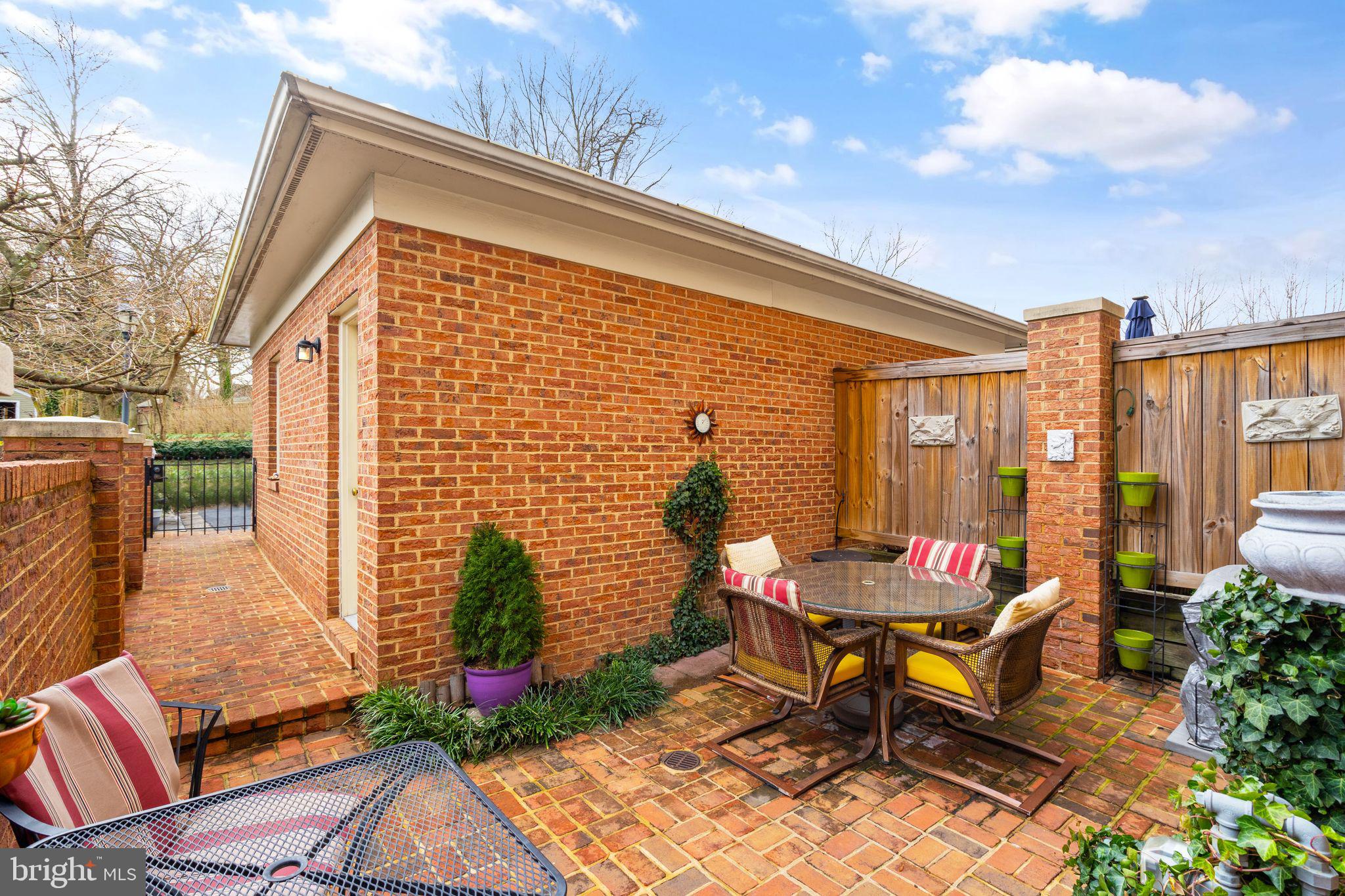 VILLAGE AT COURTLANDS - Residential