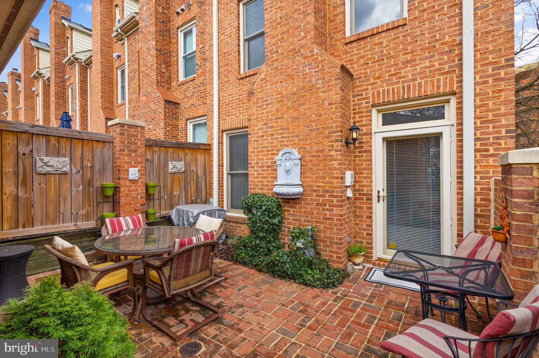 VILLAGE AT COURTLANDS - Residential