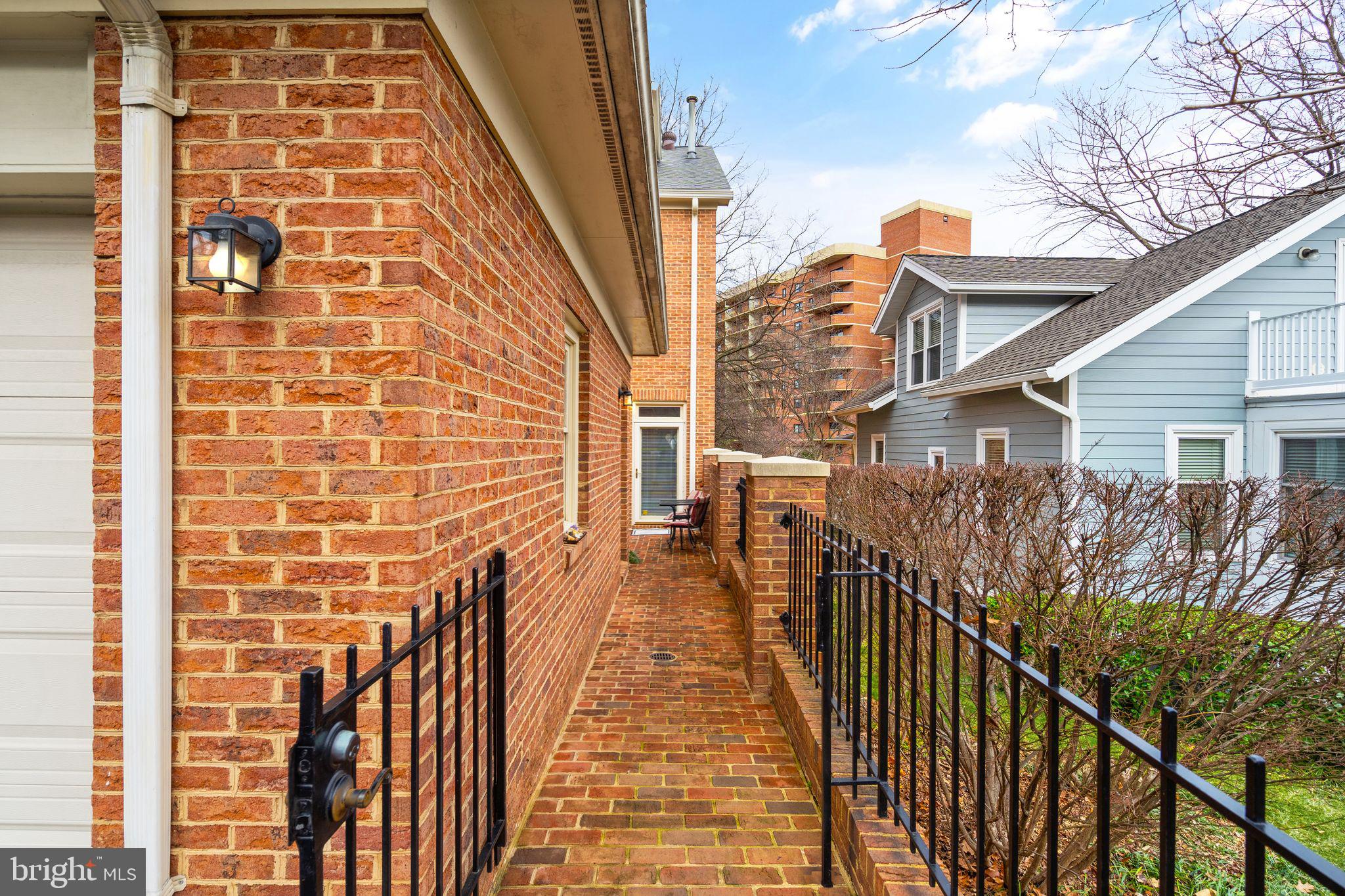 VILLAGE AT COURTLANDS - Residential