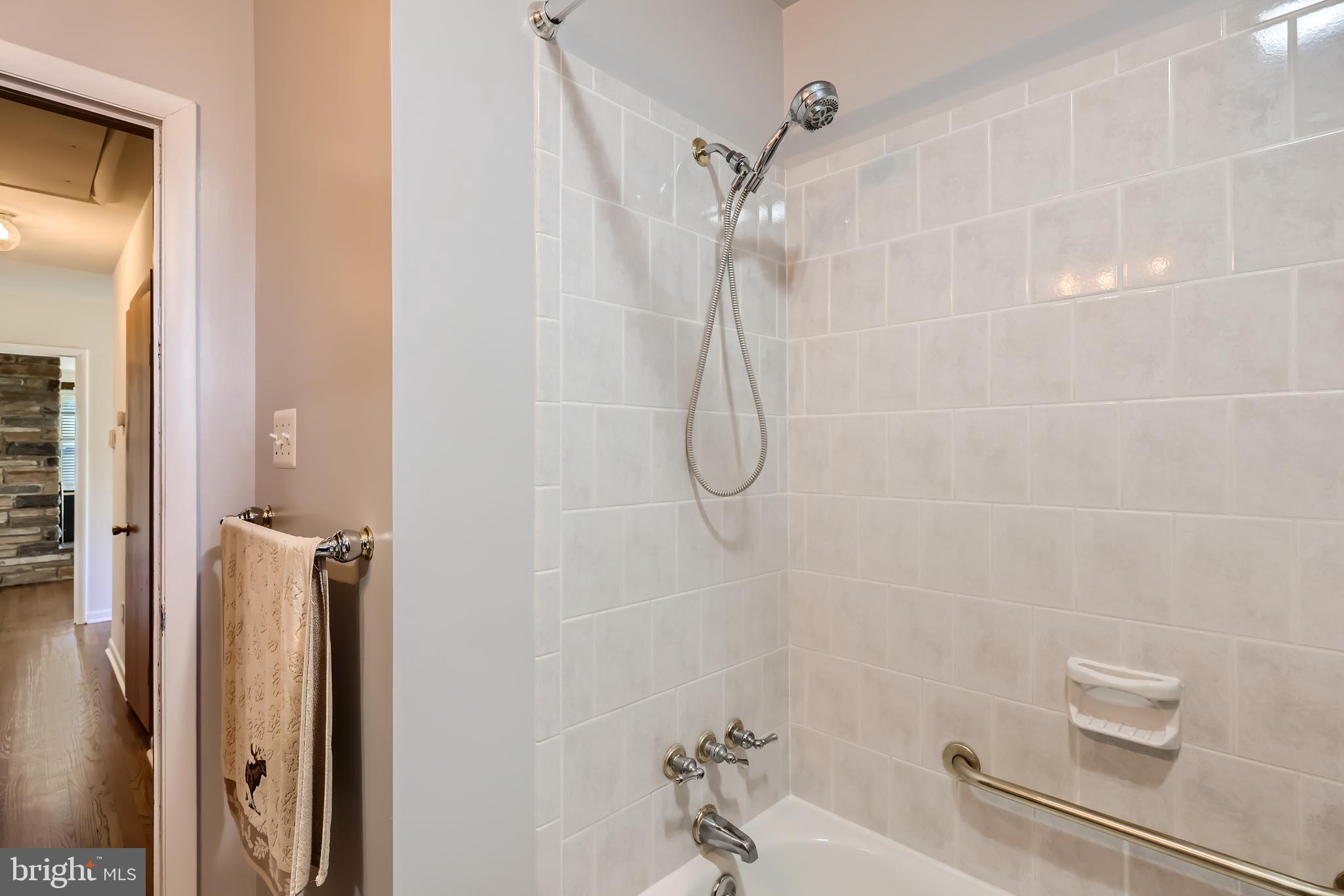 DARRYL GARDENS - Residential