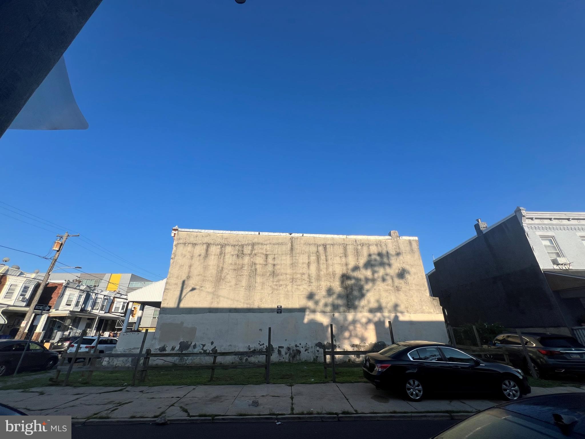 PHILADELPHIA (WEST) - Land