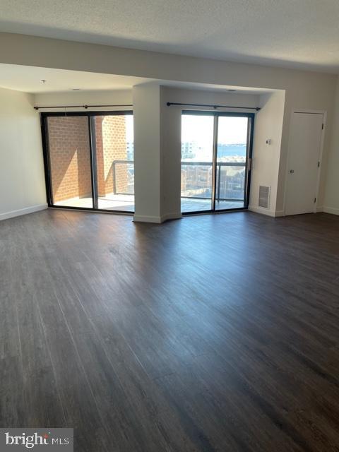 CANTON WATERFRONT - Residential