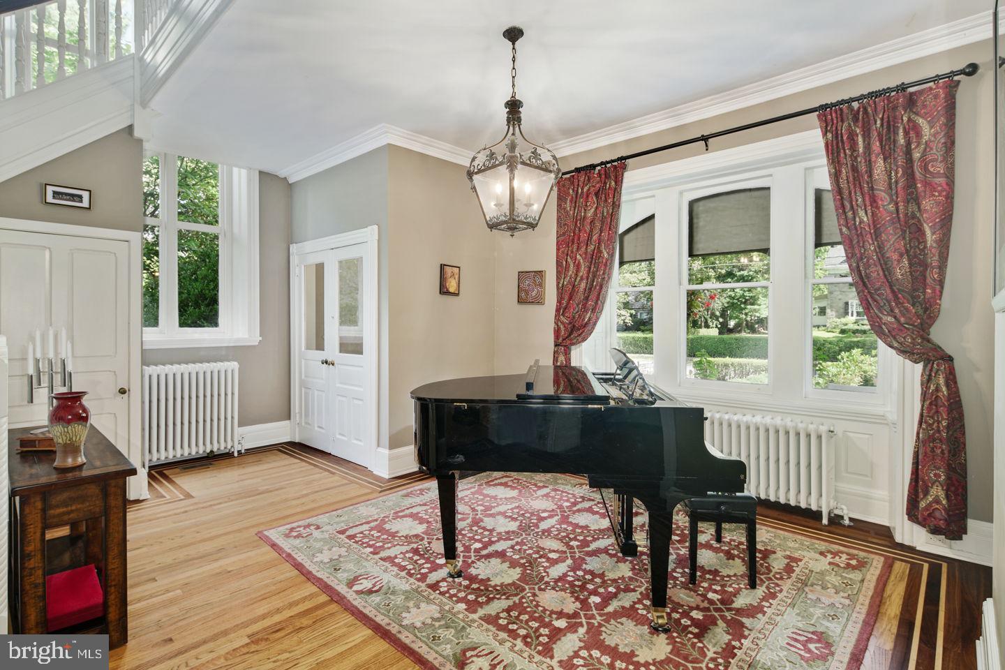 CHESTNUT HILL - Residential Lease