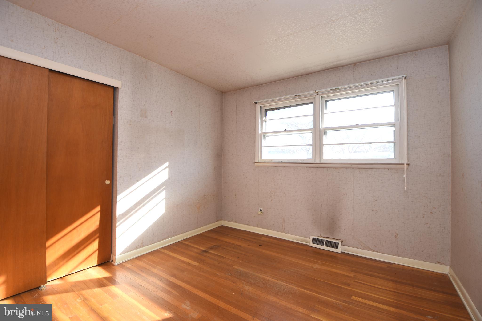 INGLEWOOD GDNS - Residential