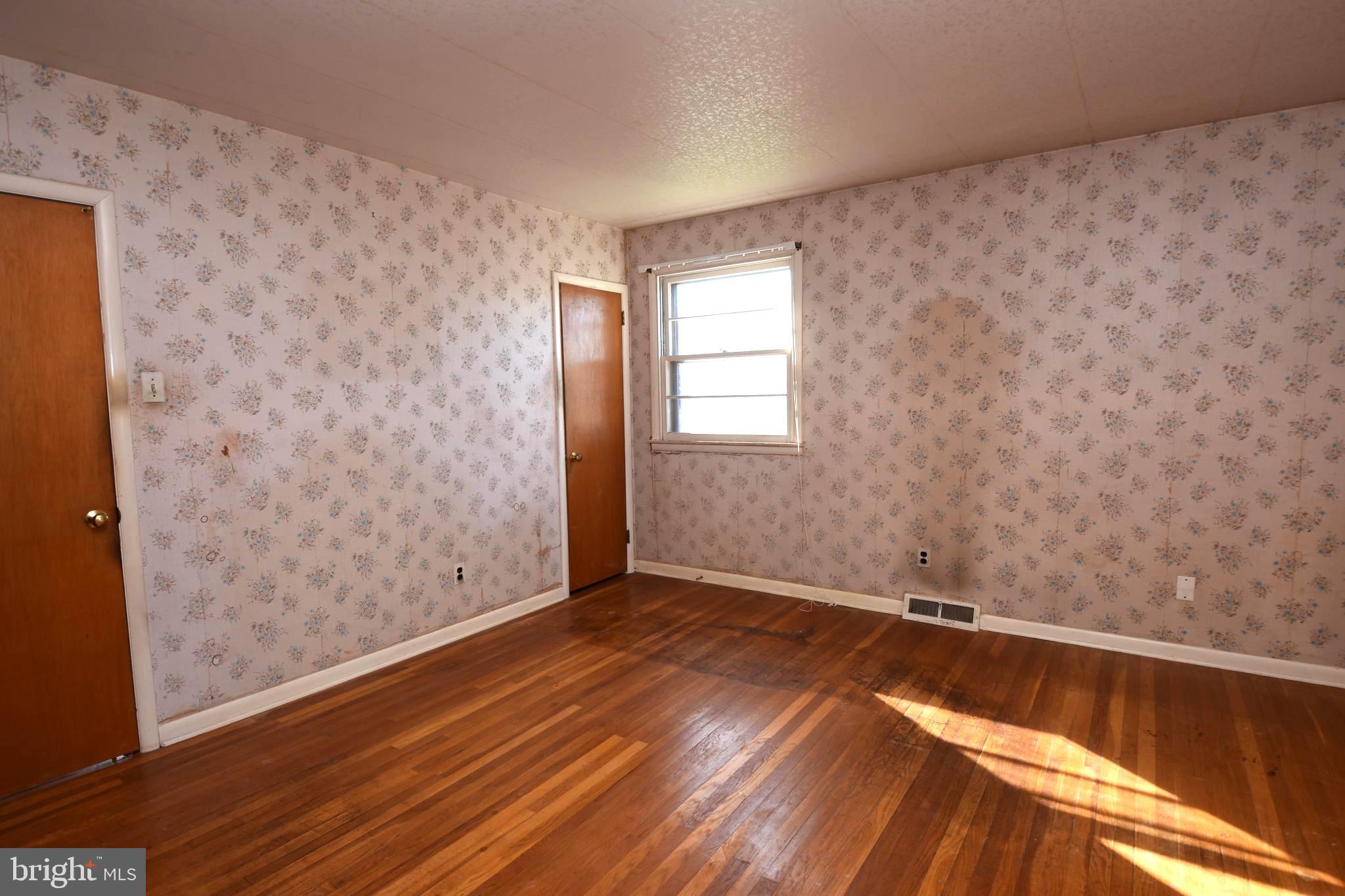 INGLEWOOD GDNS - Residential