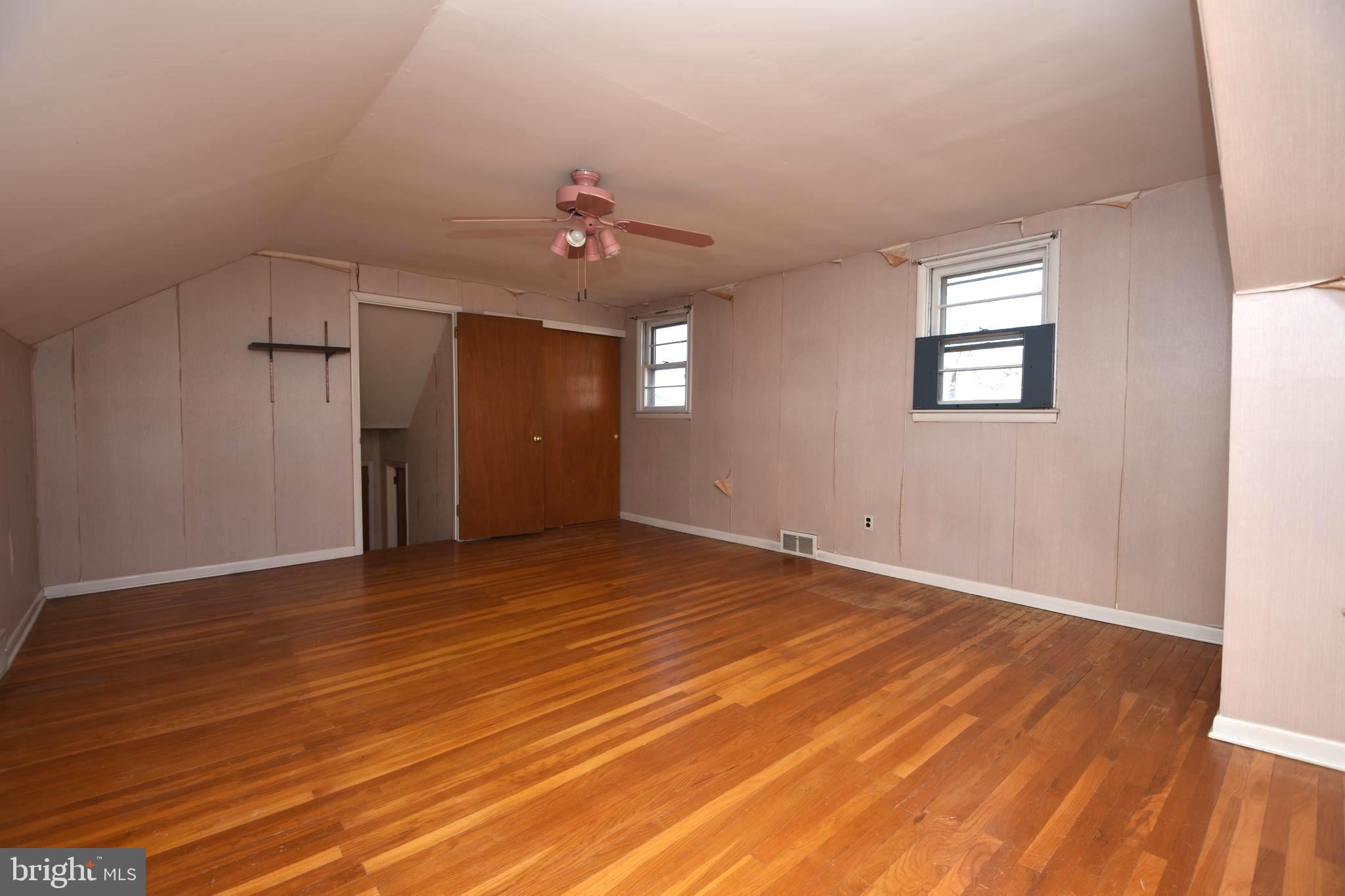 INGLEWOOD GDNS - Residential