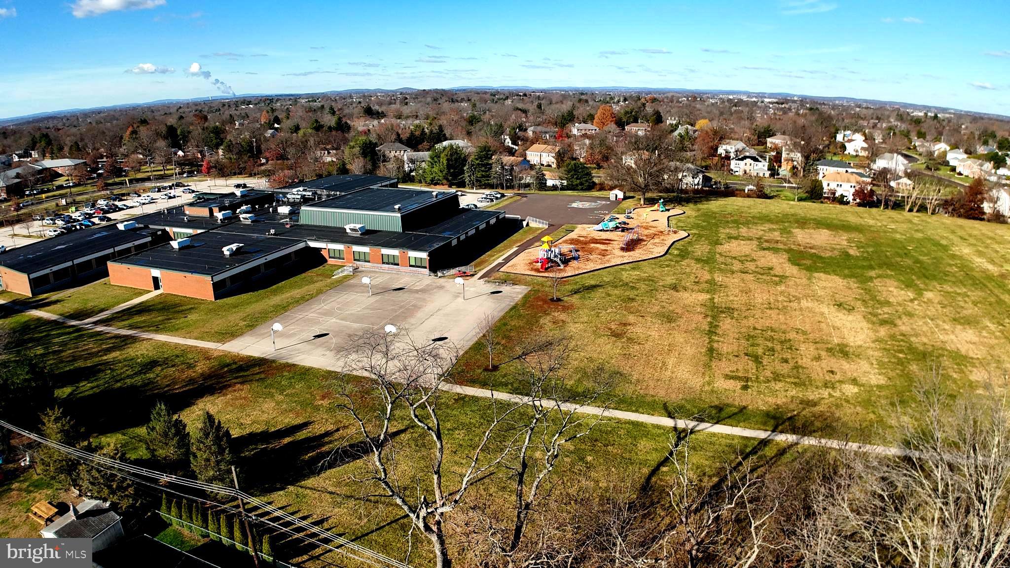 INGLEWOOD GDNS - Residential