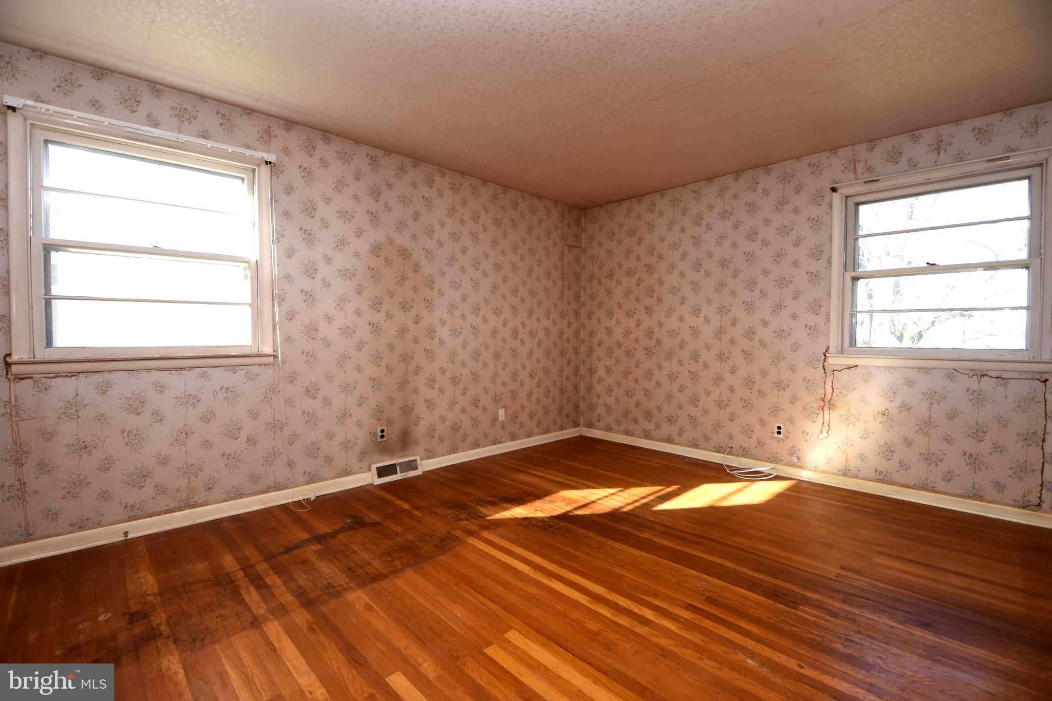 INGLEWOOD GDNS - Residential