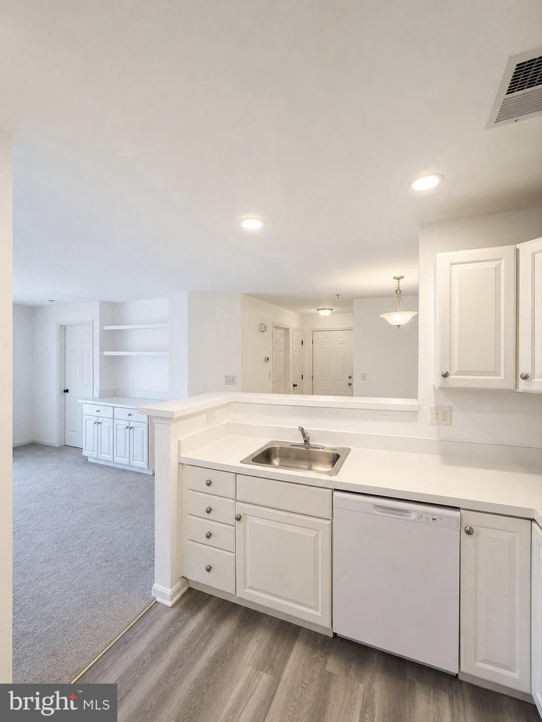 1060 GARDENVIEW LOOP 304