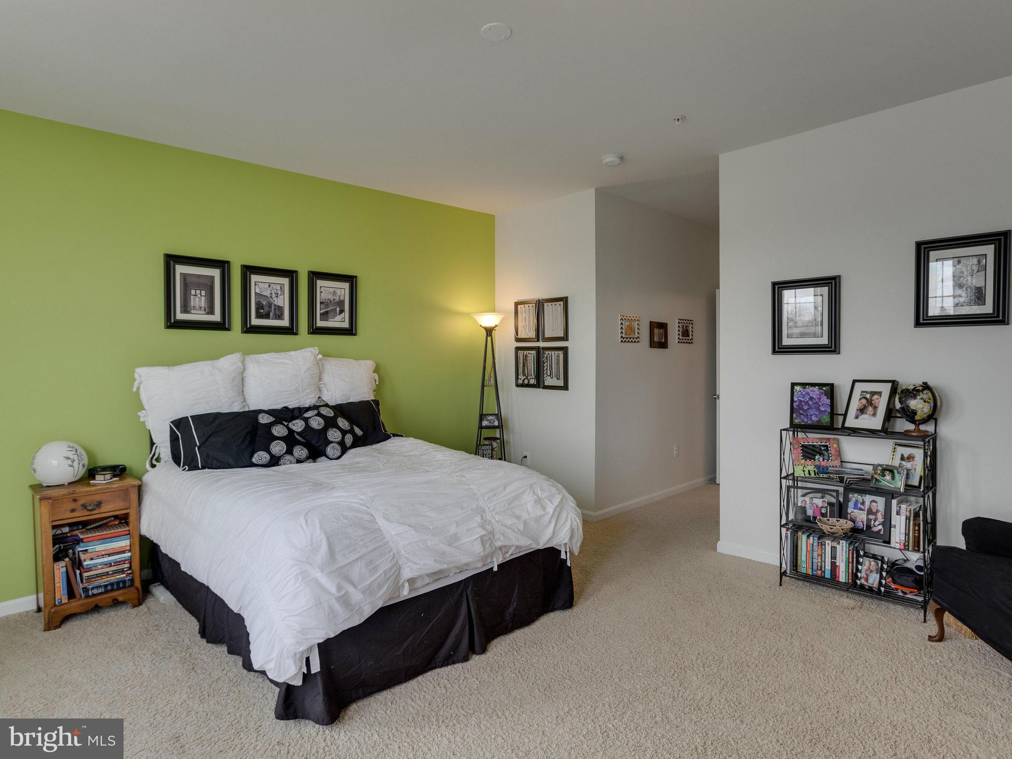 RESIDENCES AT DULLES PRK - Residential