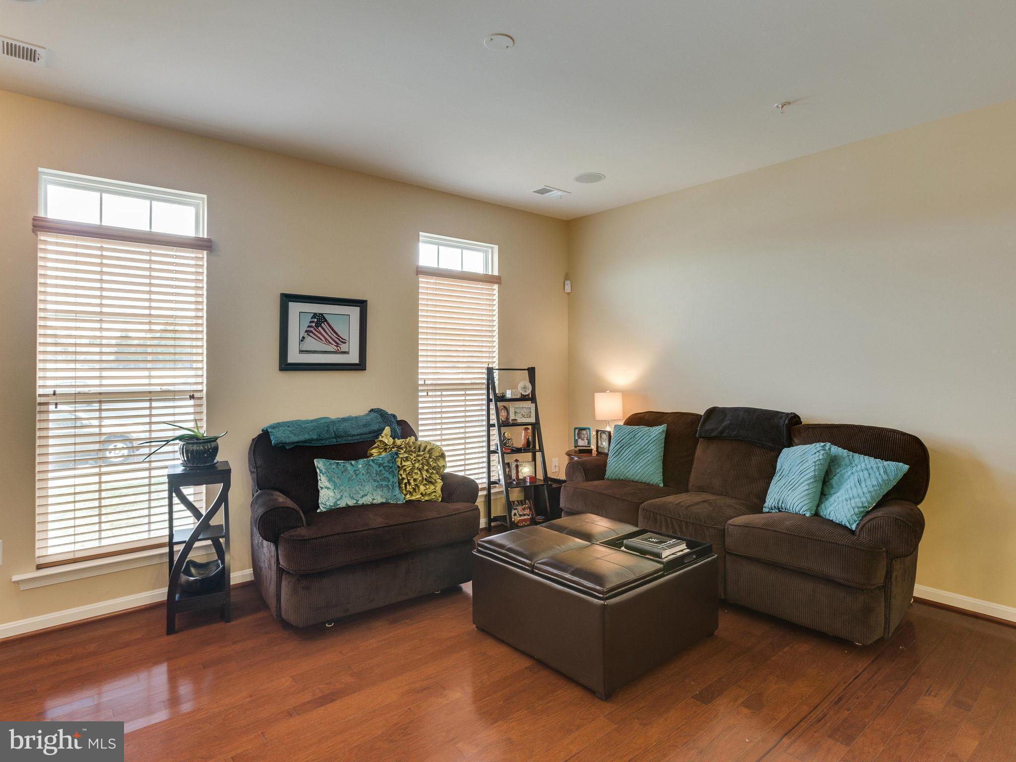 RESIDENCES AT DULLES PRK - Residential