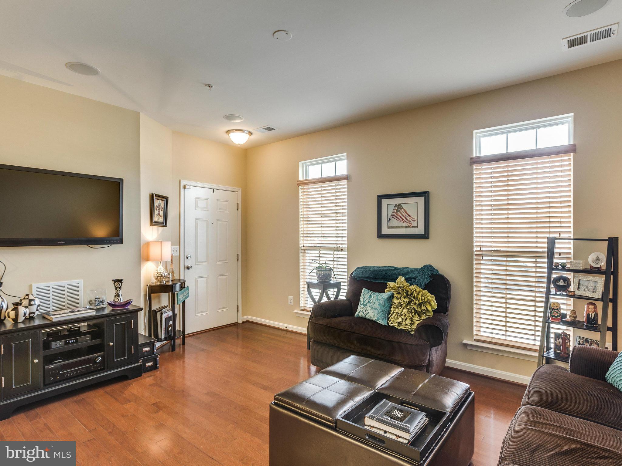 RESIDENCES AT DULLES PRK - Residential