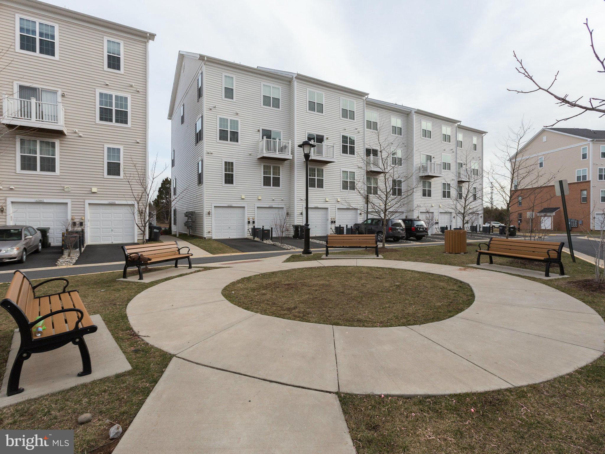 RESIDENCES AT DULLES PRK - Residential
